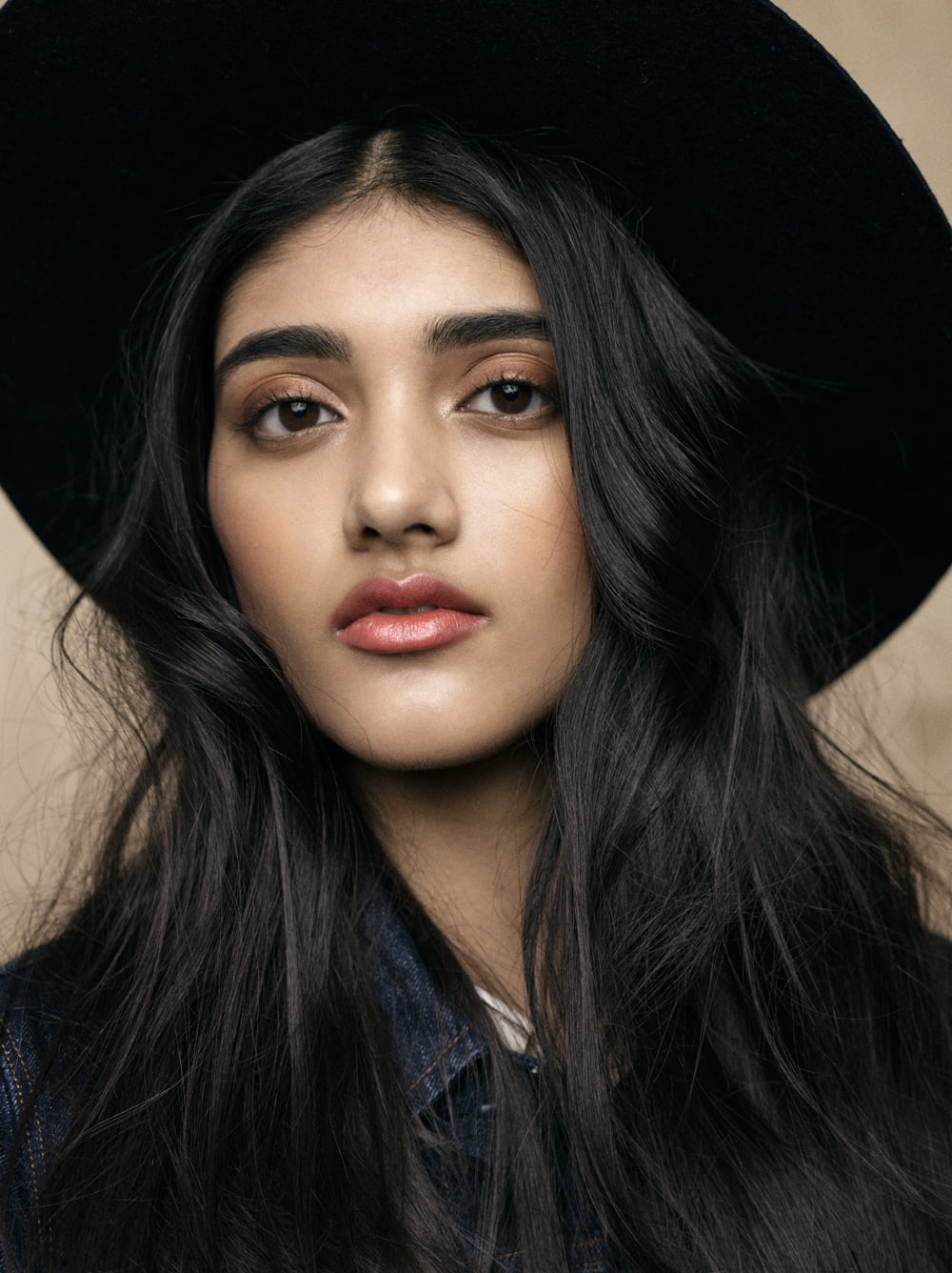 720P, dark hair, women, model, Indian, long hair, Neelam Gill, Phone HD Wallpaper