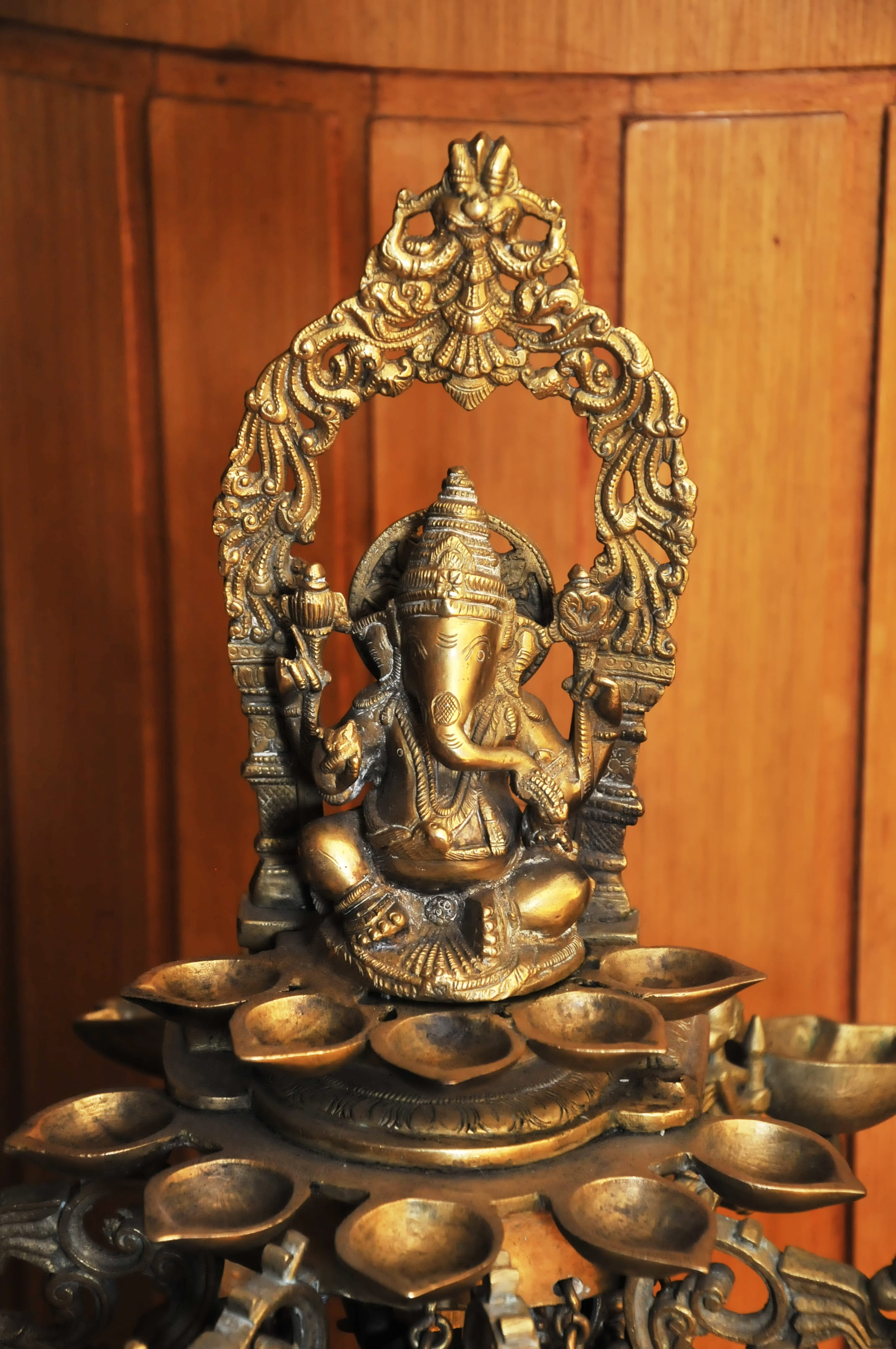 art and craft, sculpture, asian, hindu, human representation, belief, diva, spirituality, deepavali, craft, wood - material, representation, indoors, close-up, Phone HD Wallpaper