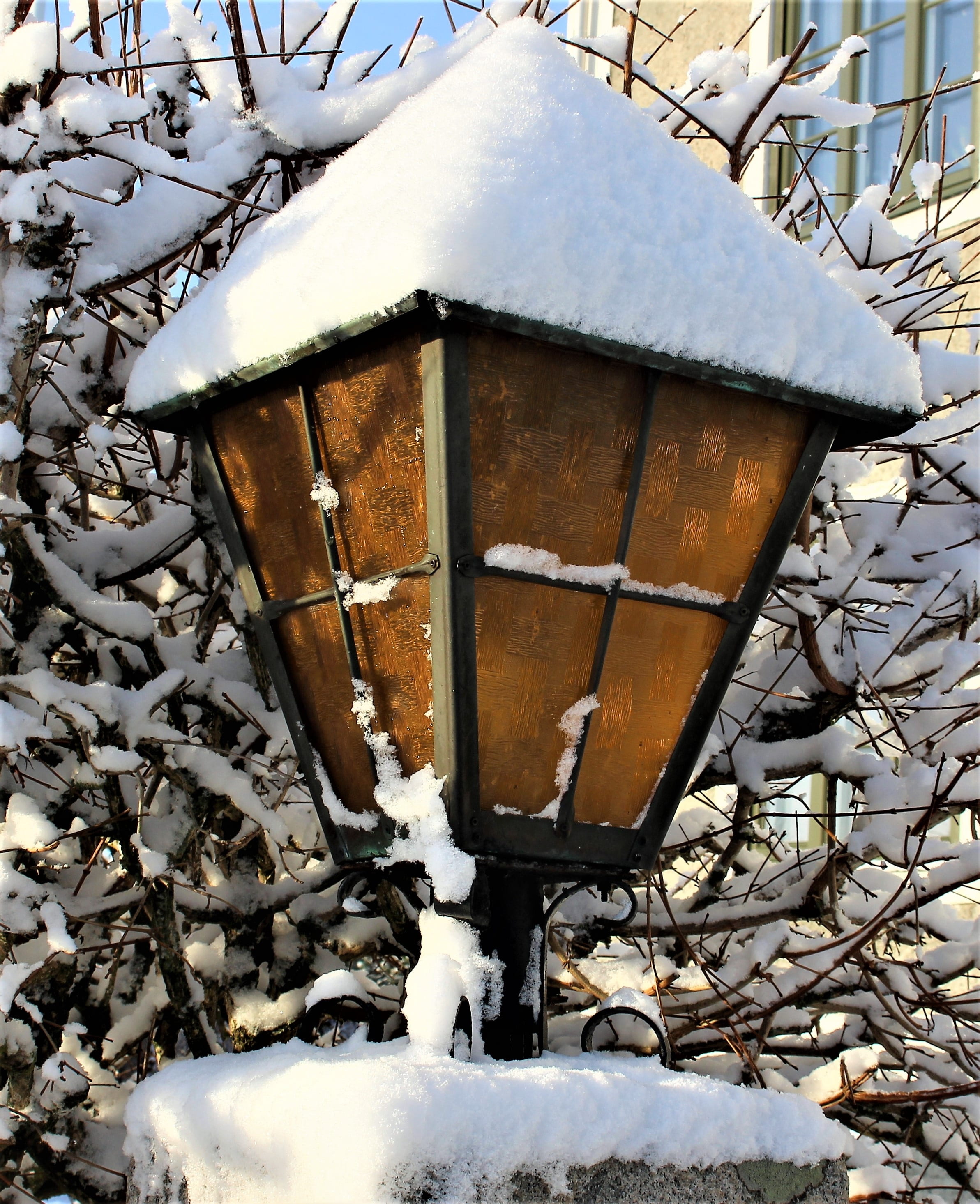 land, cold, snow, white color, day, tealight holder, rusty, cold temperature, christmas, aged, outdoor, beauty in nature, architecture, winter weather, Phone HD Wallpaper