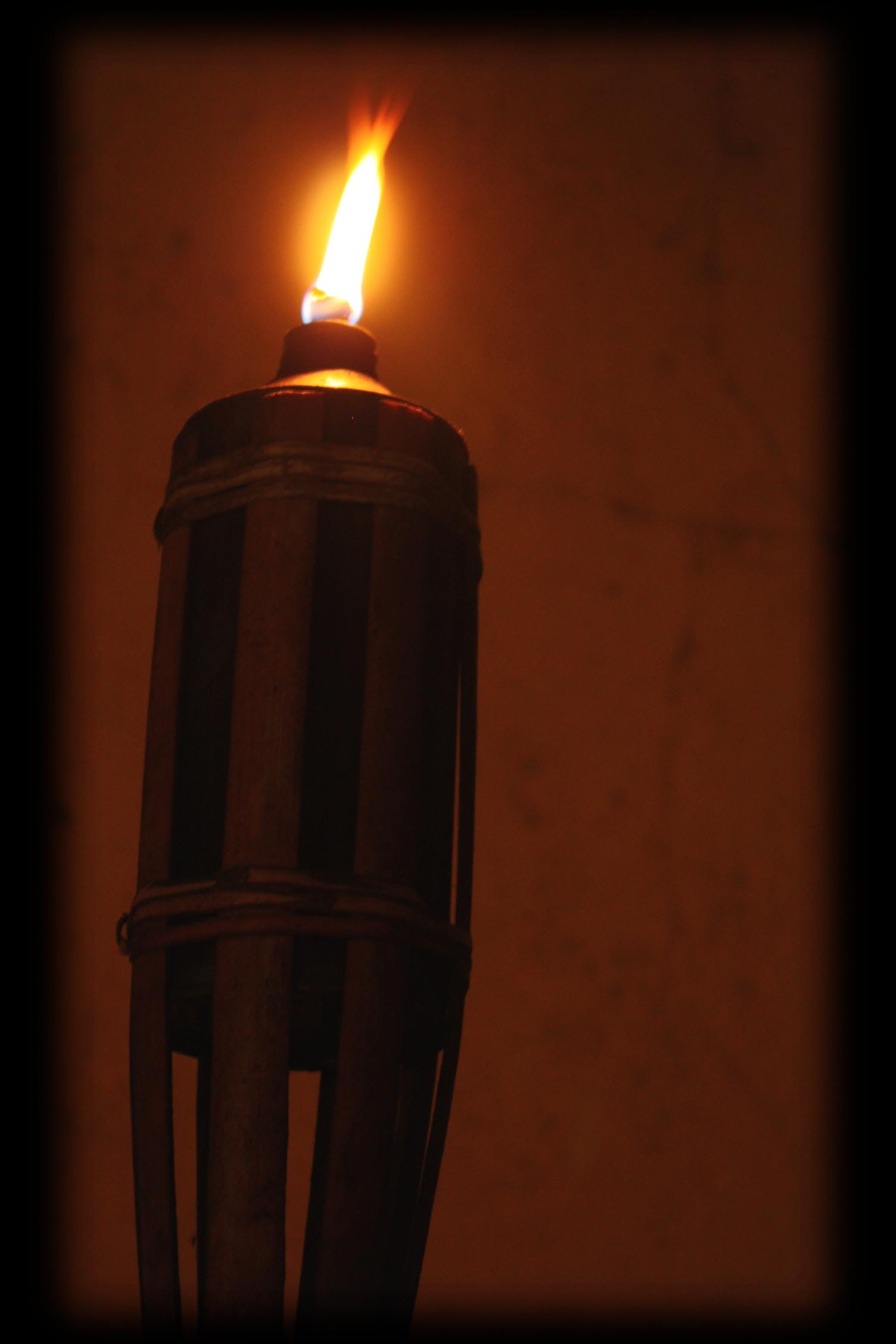 fuel and power generation, glowing, focus on foreground, indoors, illuminated, auto post production filter, single object, valado dos frades, 1080P, electric lamp, Phone HD Wallpaper