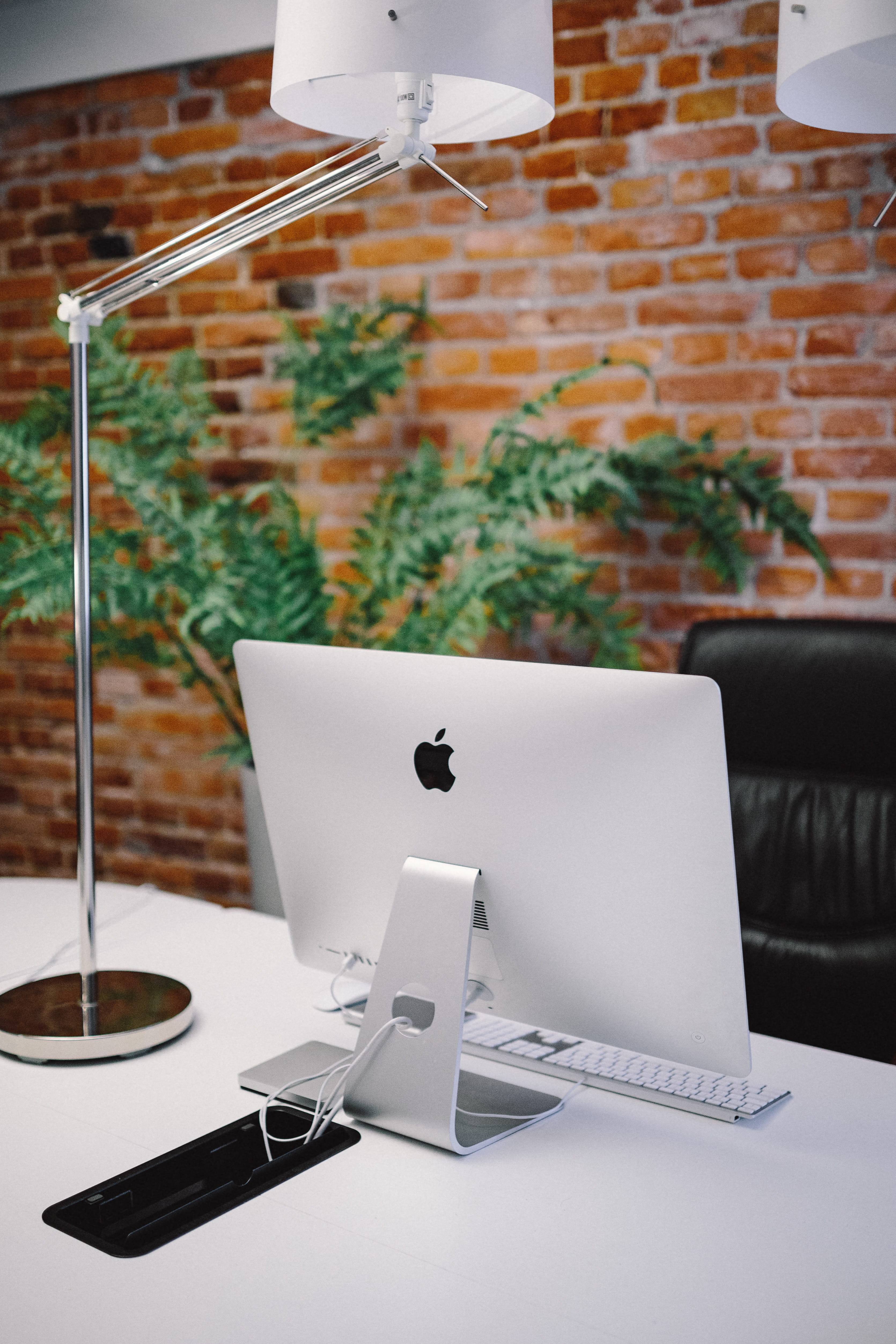 workspace, chair, potted plant, iMac, business, brick, lamp, desk, communication, old, plant, no People, loft, luxury, Apple iMac, clean, Modern, indoors, Phone HD Wallpaper