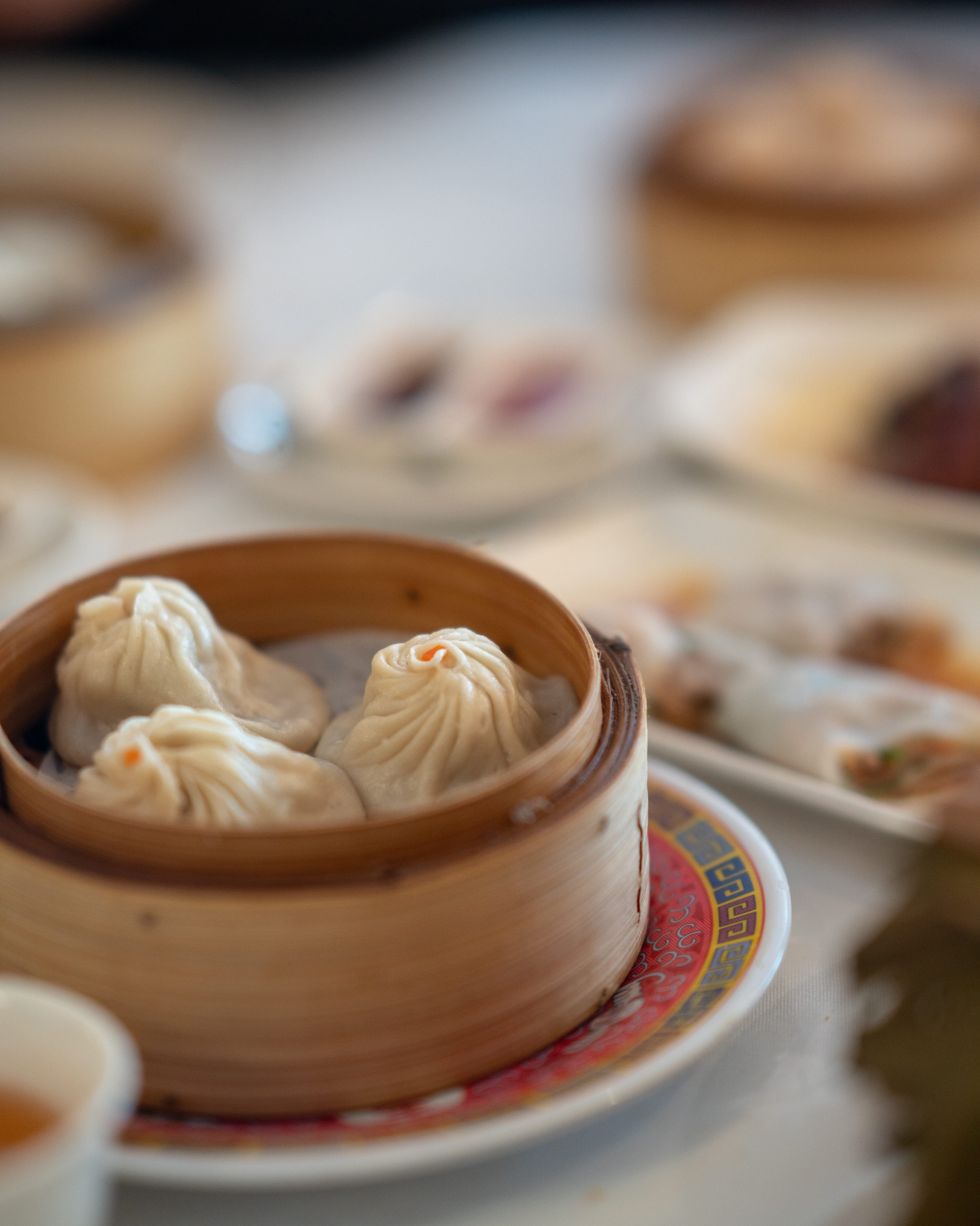 ready-to-eat, wellbeing, food and drink, no people, food, indoors, cream, shop, dessert, icing, indulgence, dish, chinese food, crockery, ravioli, table, Phone HD Wallpaper