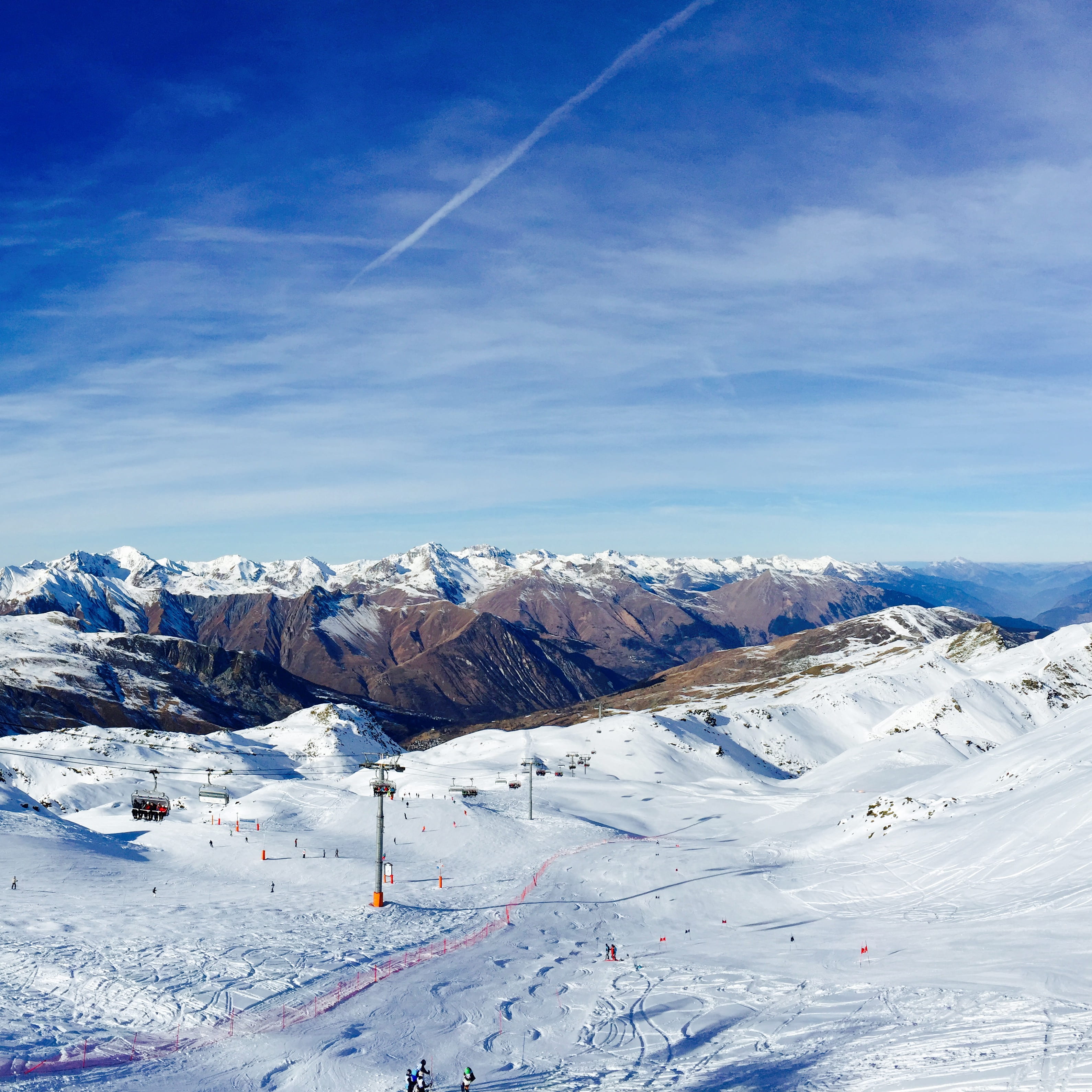 snowboarding, beauty in nature, scenics - nature, non-urban scene, ski lift, snow, tranquility, cart, 2K, blue sky, snowcapped mountain, landscape, blue, HD Wallpaper