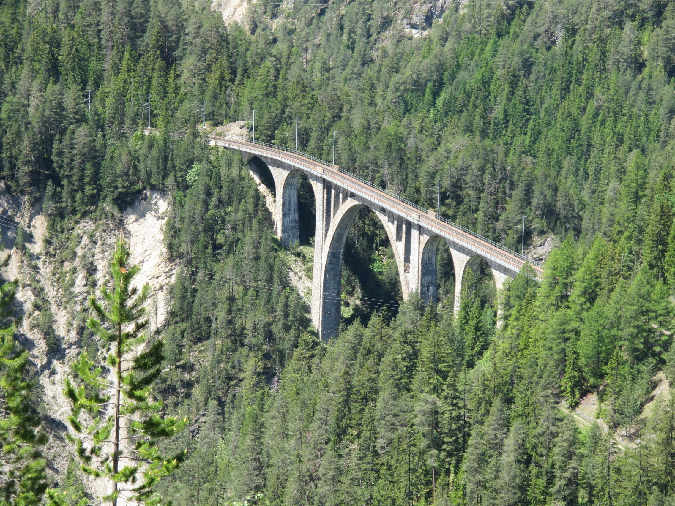 arch, 1080P, bridge, outdoors, bridge - man made structure, mountain, viaduct, growth, transportation, tree, beauty in nature, day, old bridge, nature, HD Wallpaper