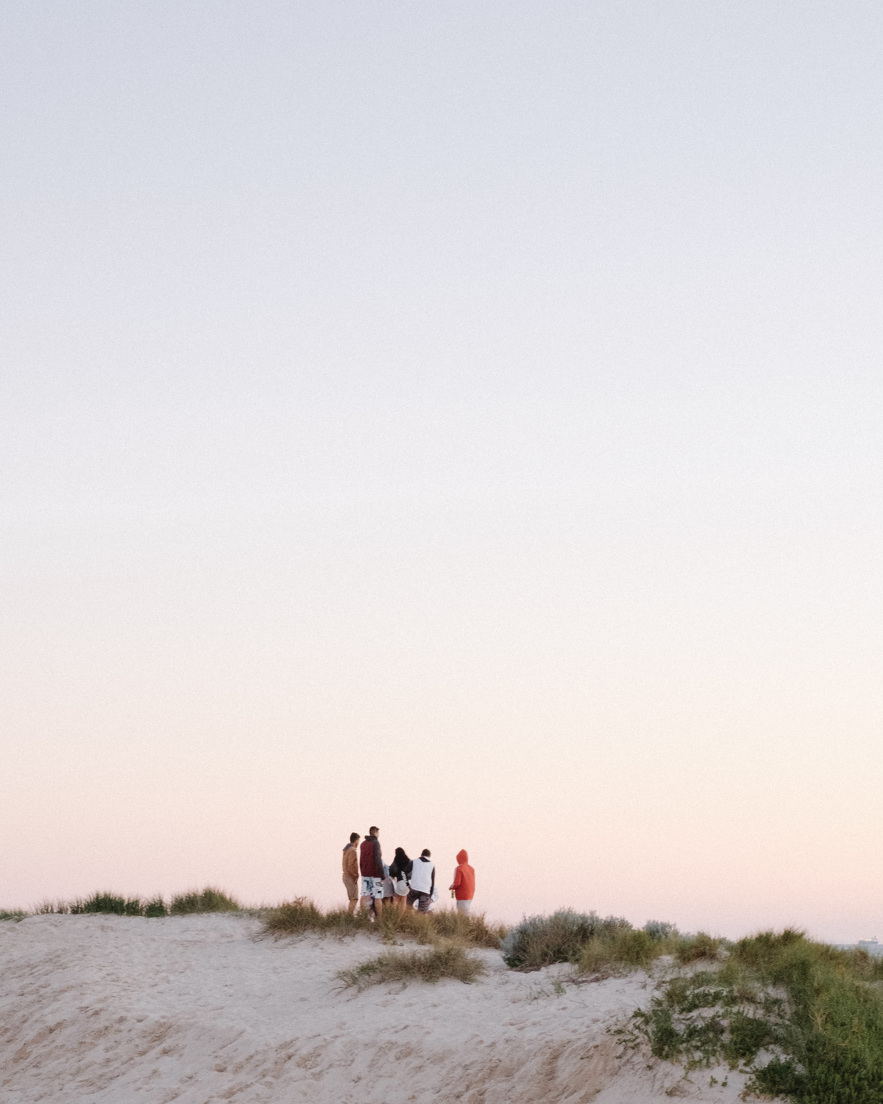 winter, sunset, spring, copy space, party, nature, kodak, landscape, 2K, beach, minimalist, sky, portra, land, perth, city beach, togetherness, group of people, Phone HD Wallpaper