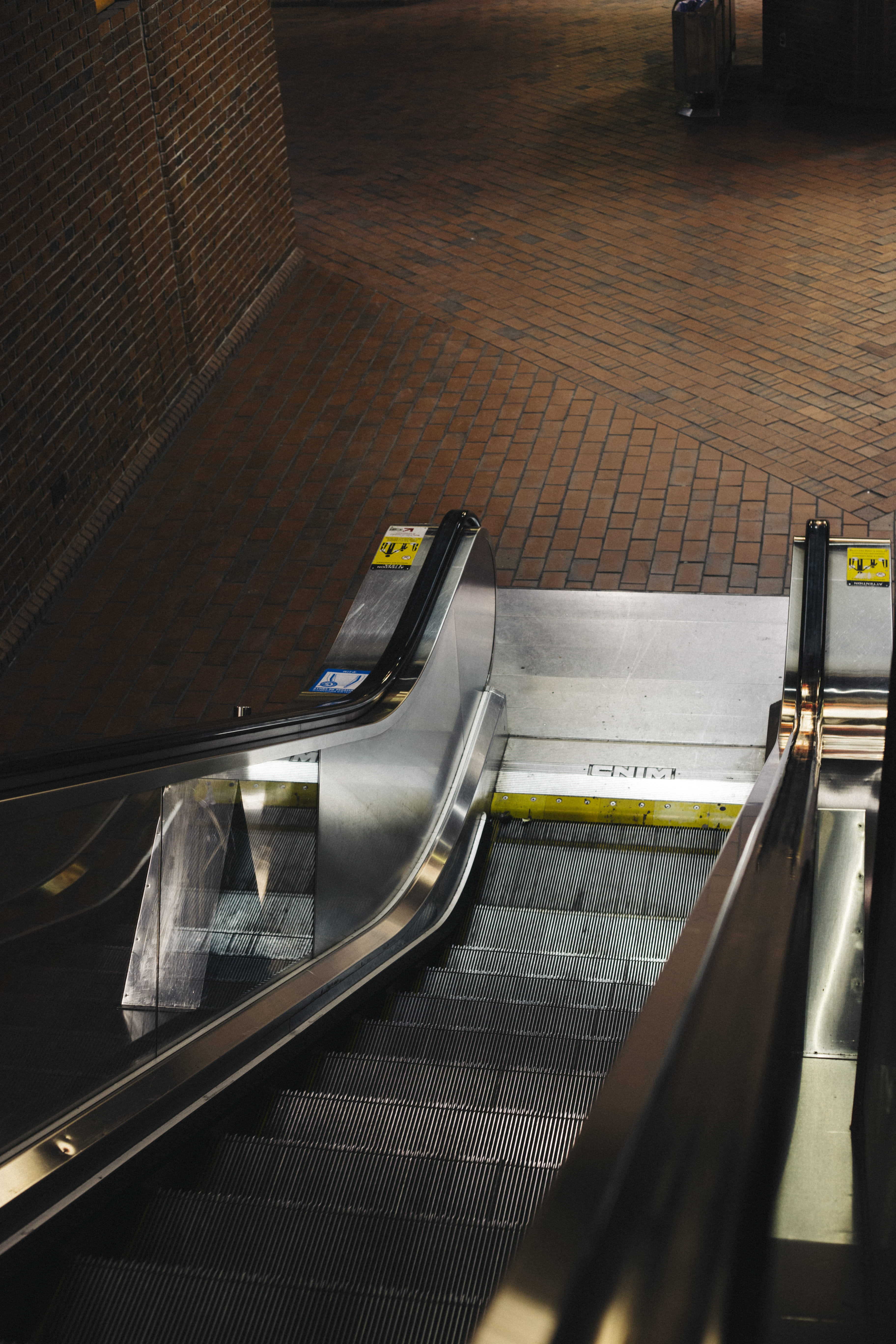transportation, escalator, floor, flooring, hardwood, banister, public transportation, canada, indoors, portra, technology, reflection, montréal, Phone HD Wallpaper