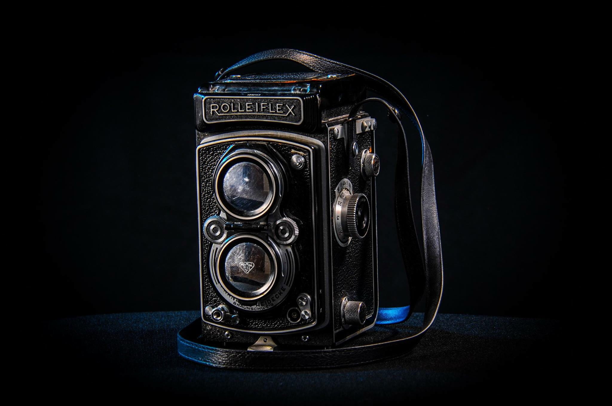 closeup, Rolleiflex, cut out, photographic equipment, creativity, single object, black background, indoors, retro, no people, close-up, device, retro styled, HD Wallpaper
