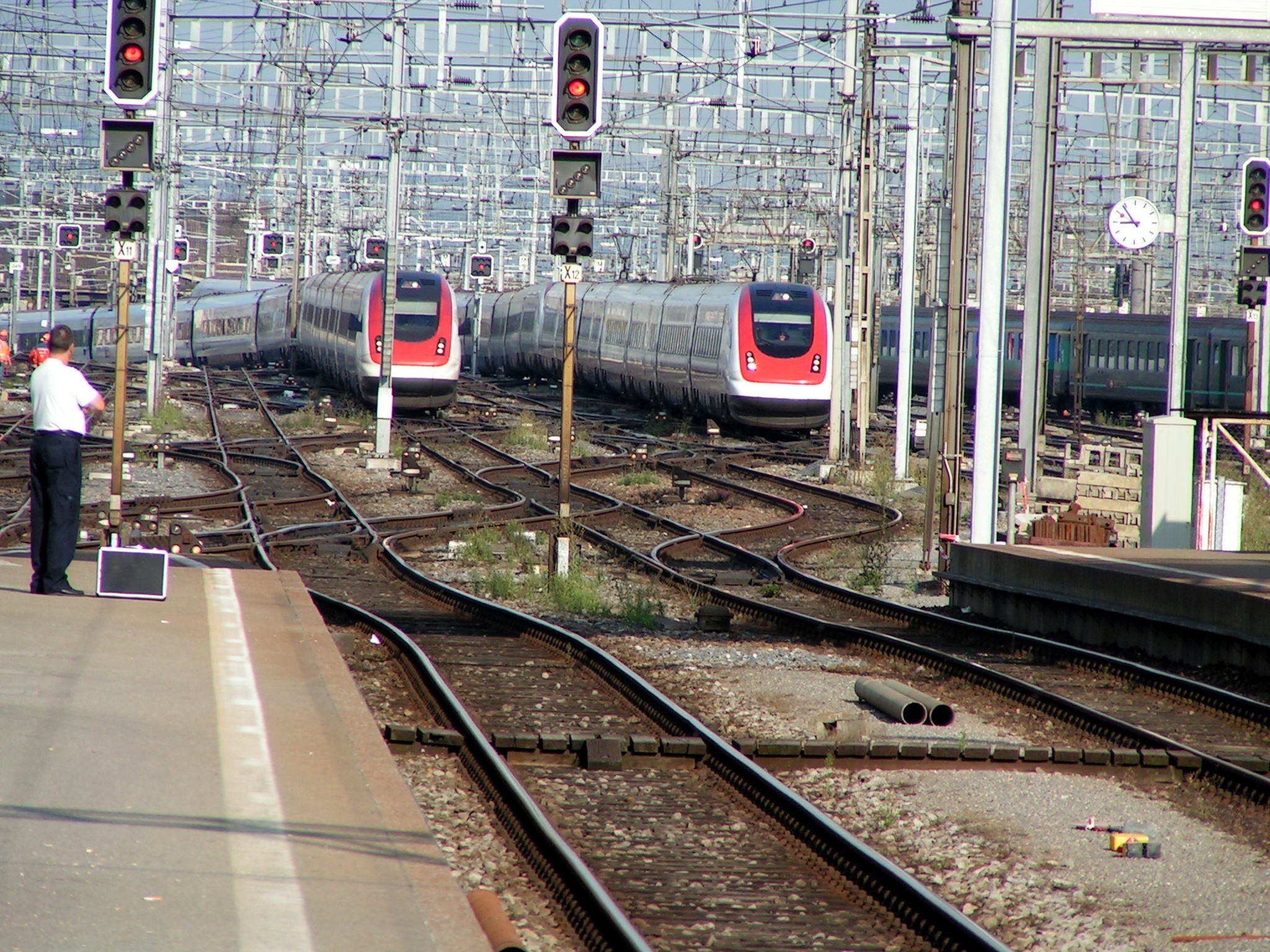 train - vehicle, railroad station platform, arrival, soft, platform, shunting yard, sbb, railway signal, electricity, travel, swiss federal railways, tilting train, HD Wallpaper