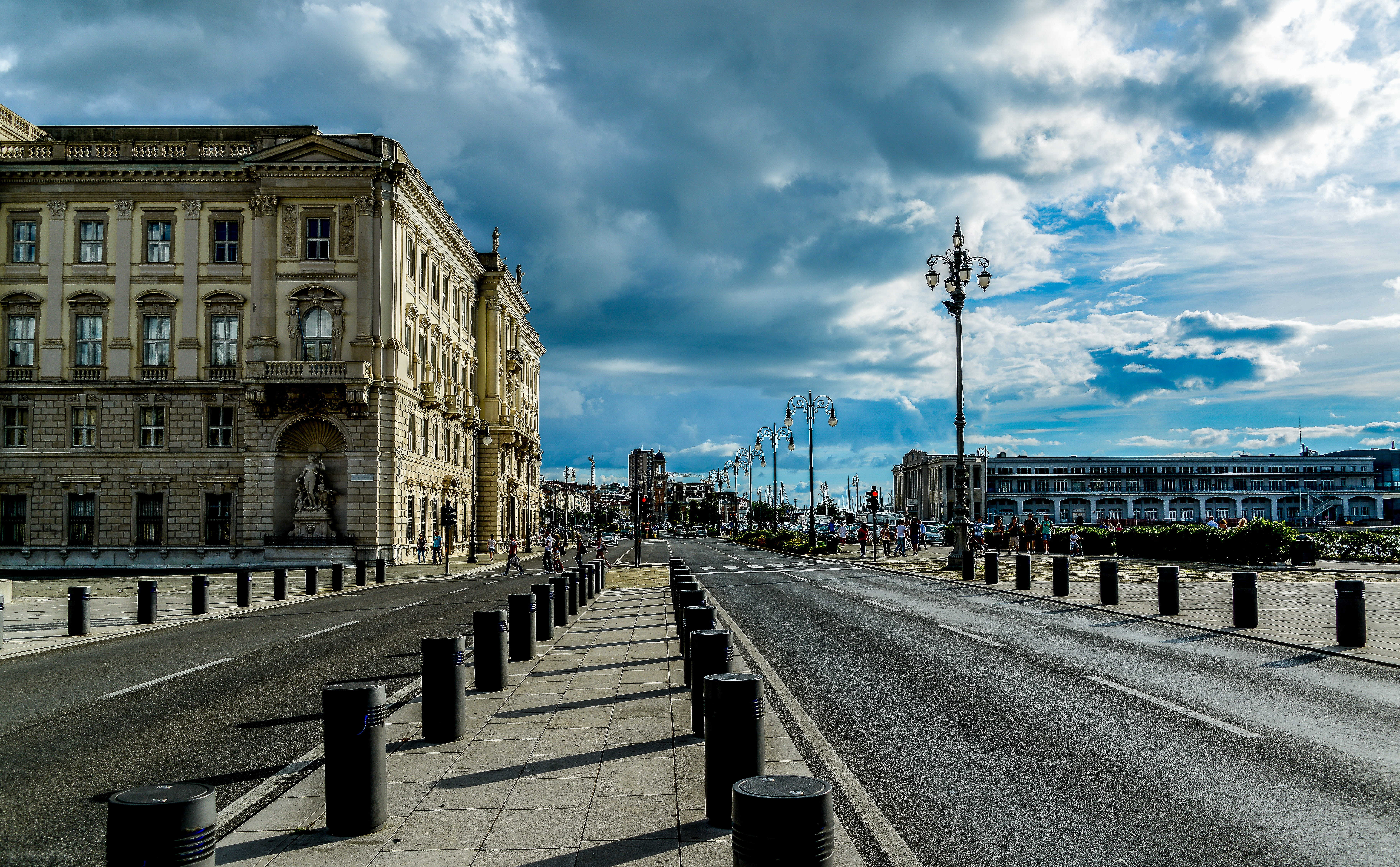 transportation, connection, street, building exterior, nature, clouds, day, car, cloud - sky, piazza, travel destinations, outdoors, sunlight, incidental people, HD Wallpaper