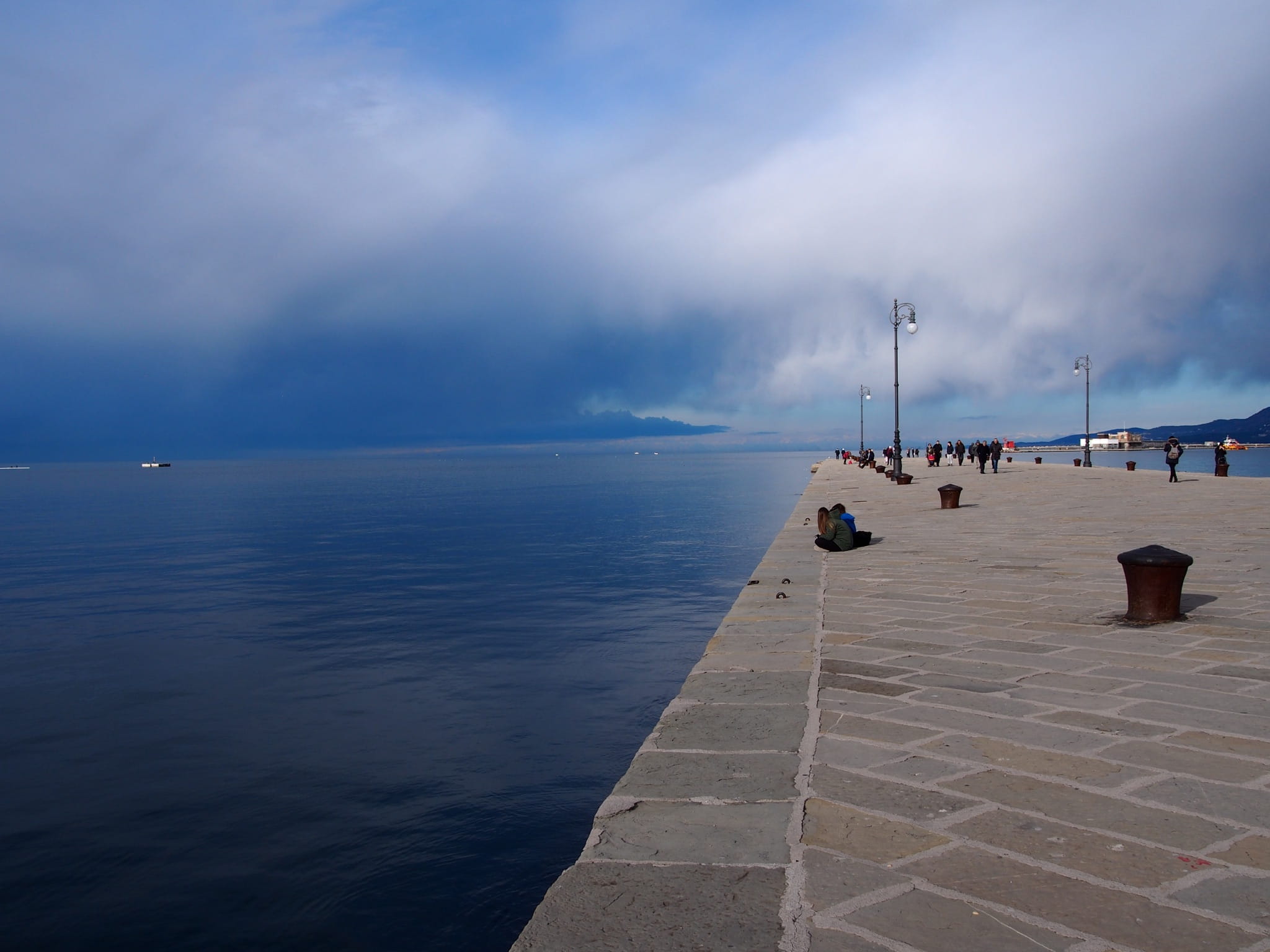 cloudscape, trieste, mystic situation, horizon, sea, land, pier, group of people, people taking a walk, water, seaside, evening, italy, nature, incidental people, HD Wallpaper