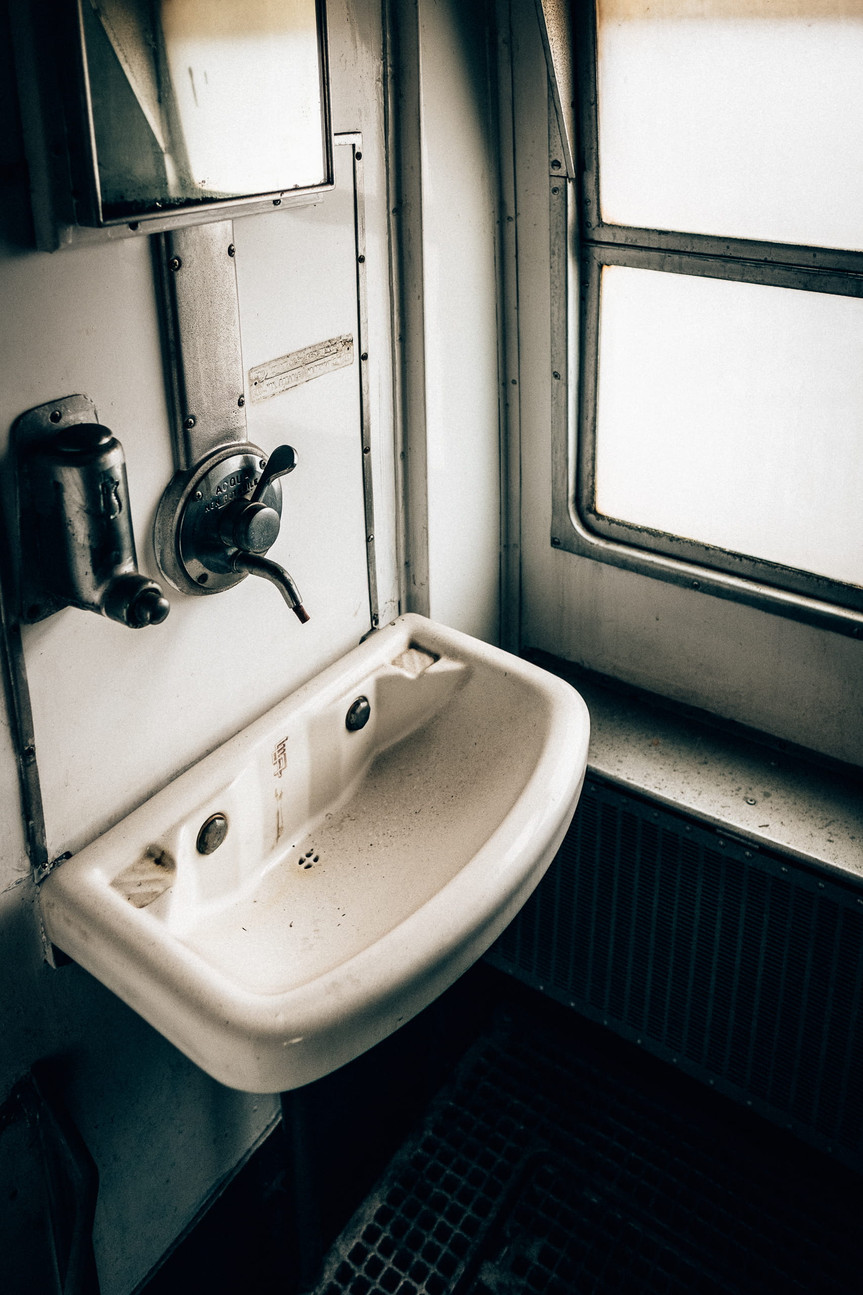 toilet, bathroom, trieste, interior, day, italy, absence, old, hygiene, abandoned, domestic room, clean, flooring, no people, train, metal, tile, indoors, Phone HD Wallpaper
