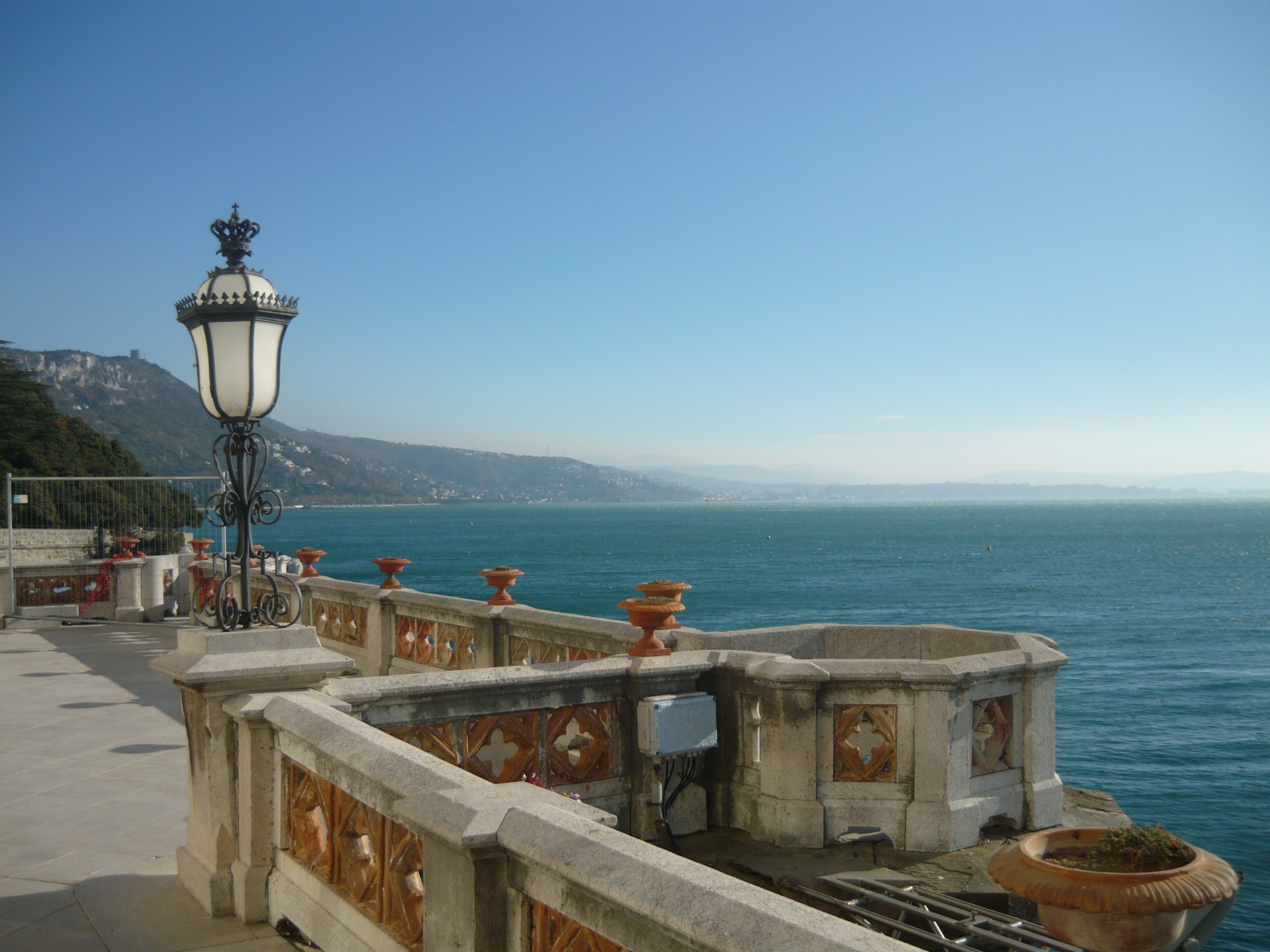 tranquil scene, lake, day, horizon, architecture, sea, idyllic, water, clear sky, tranquility, 2K, blue, railing, mountain, outdoors, italy, lighting equipment, HD Wallpaper