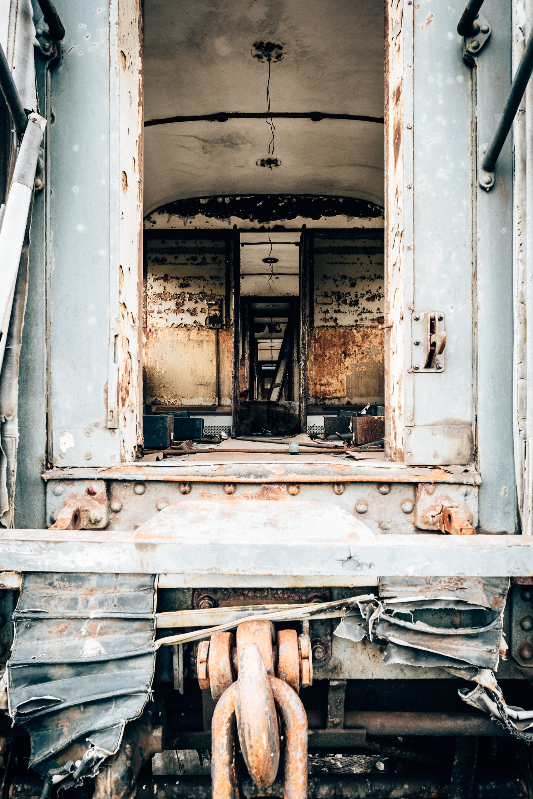obsolete, metal, window, run-down, old, abandoned, weathered, ruined, deterioration, outdoors, building, bad condition, damaged, rusty, day, built structure, Phone HD Wallpaper