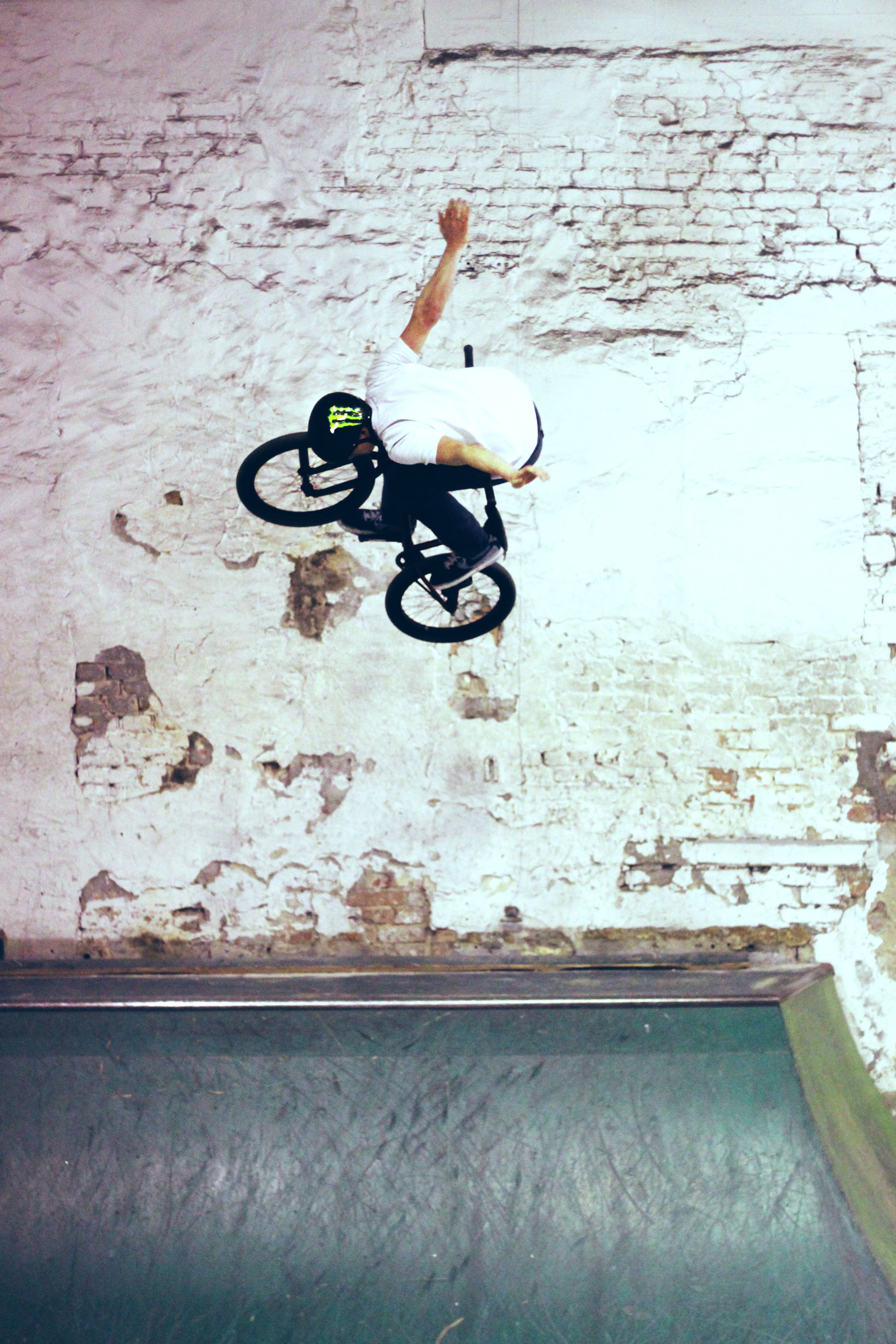 adults only, only men, sport, architecture, bmx, men, bike, bike rider, high angle view, black, outdoors, stunt, tricks, one Person, man, lifestyles, adult, Phone HD Wallpaper