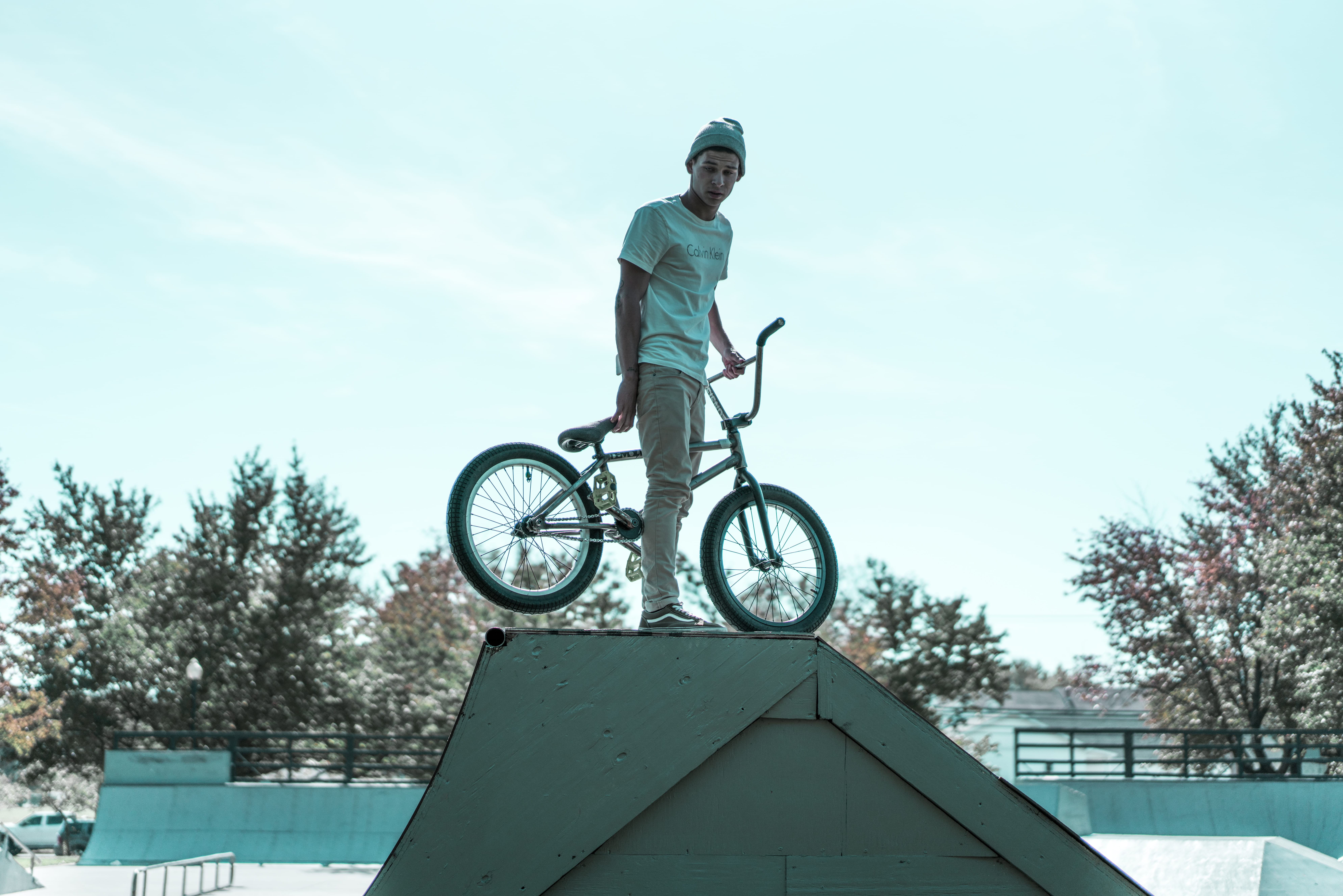 tree, mid-air, men, skill, young adult, leisure activity, stunt, man, outdoors, bmx, sport, lifestyles, sky, time, low angle view, bicycle, ramp, 8K, young men, HD Wallpaper