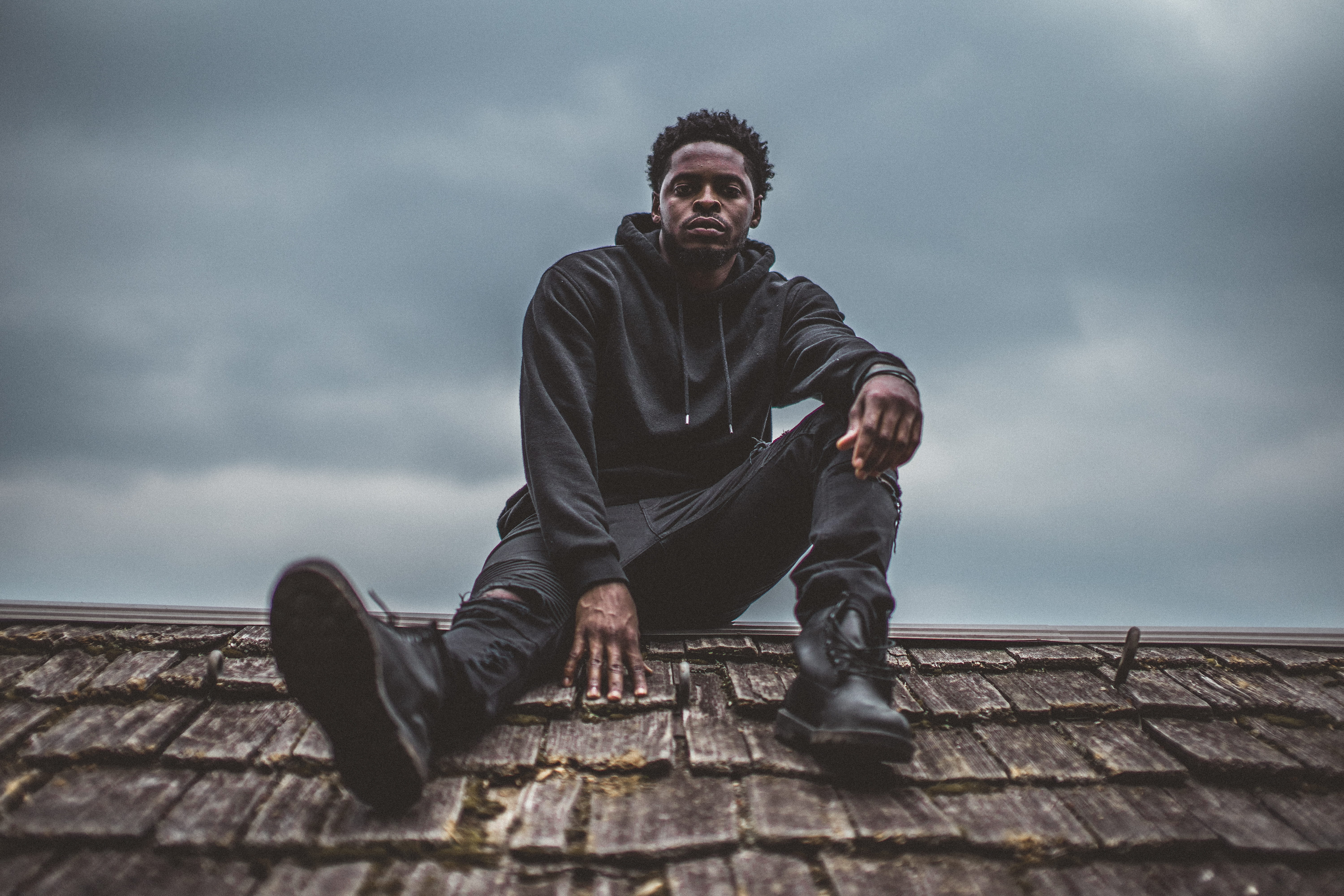 men, one Person, adult, young Adult, jeans, male Beauty, lifestyles, street, cloud - Sky, copy Space, roof, sony, people, black, urban Scene, african american, HD Wallpaper