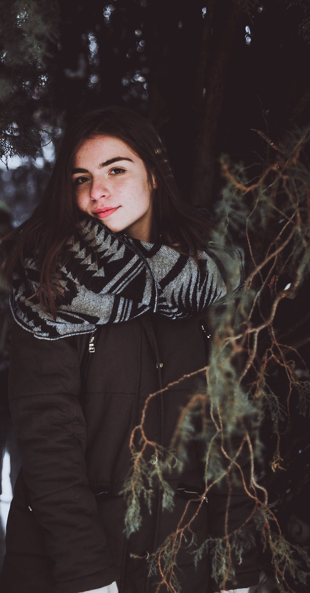 style, three quarter length, front view, wearing, beautiful, plant, leisure activity, women, hairstyle, pose, beauty, tree, beautiful woman, hair, warm clothing, Phone HD Wallpaper