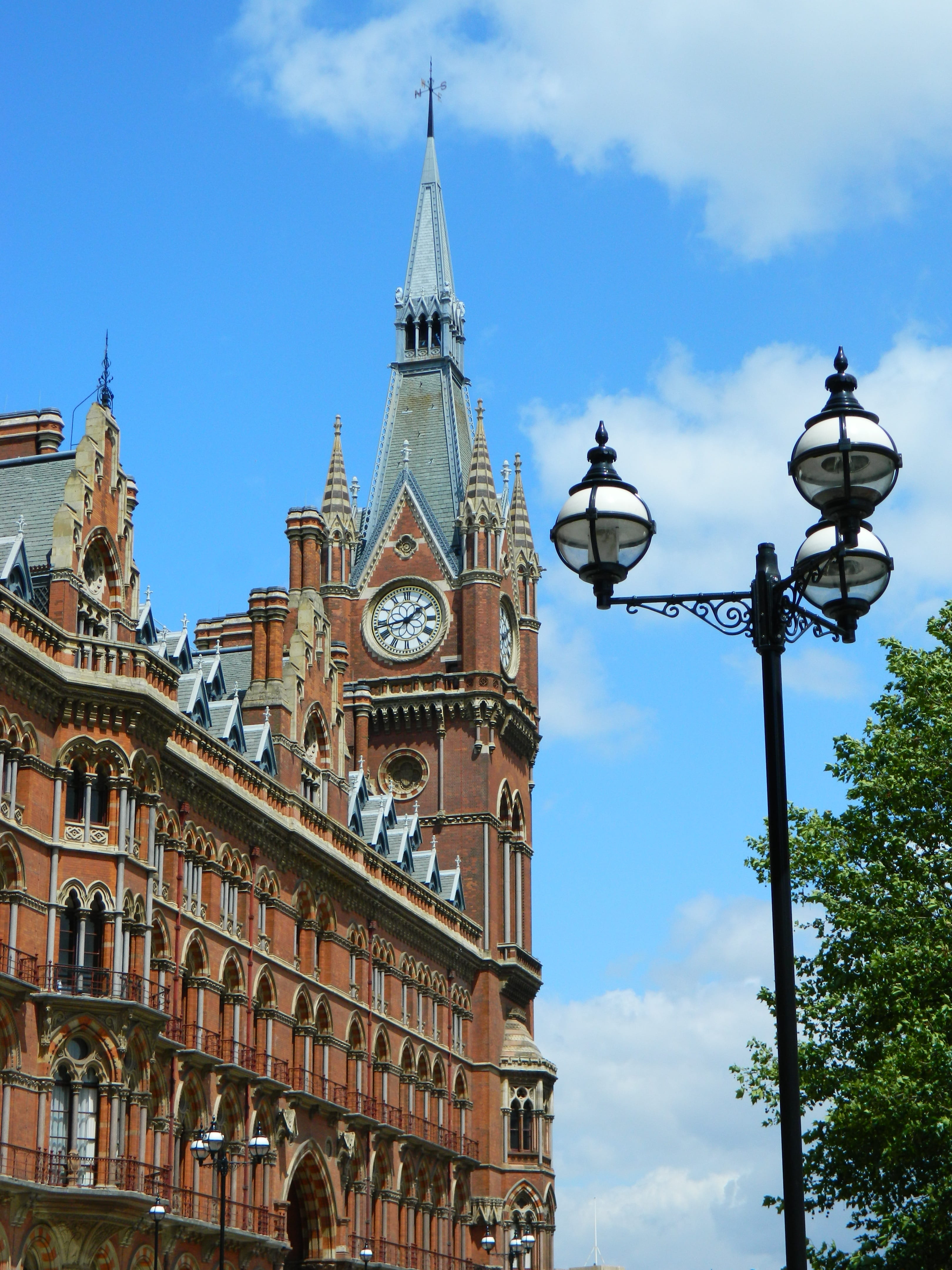 day, spirituality, street view, building exterior, low angle view, no people, sky, 4K, england, religion, nature, street light, KingS Cross, railway station, Phone HD Wallpaper