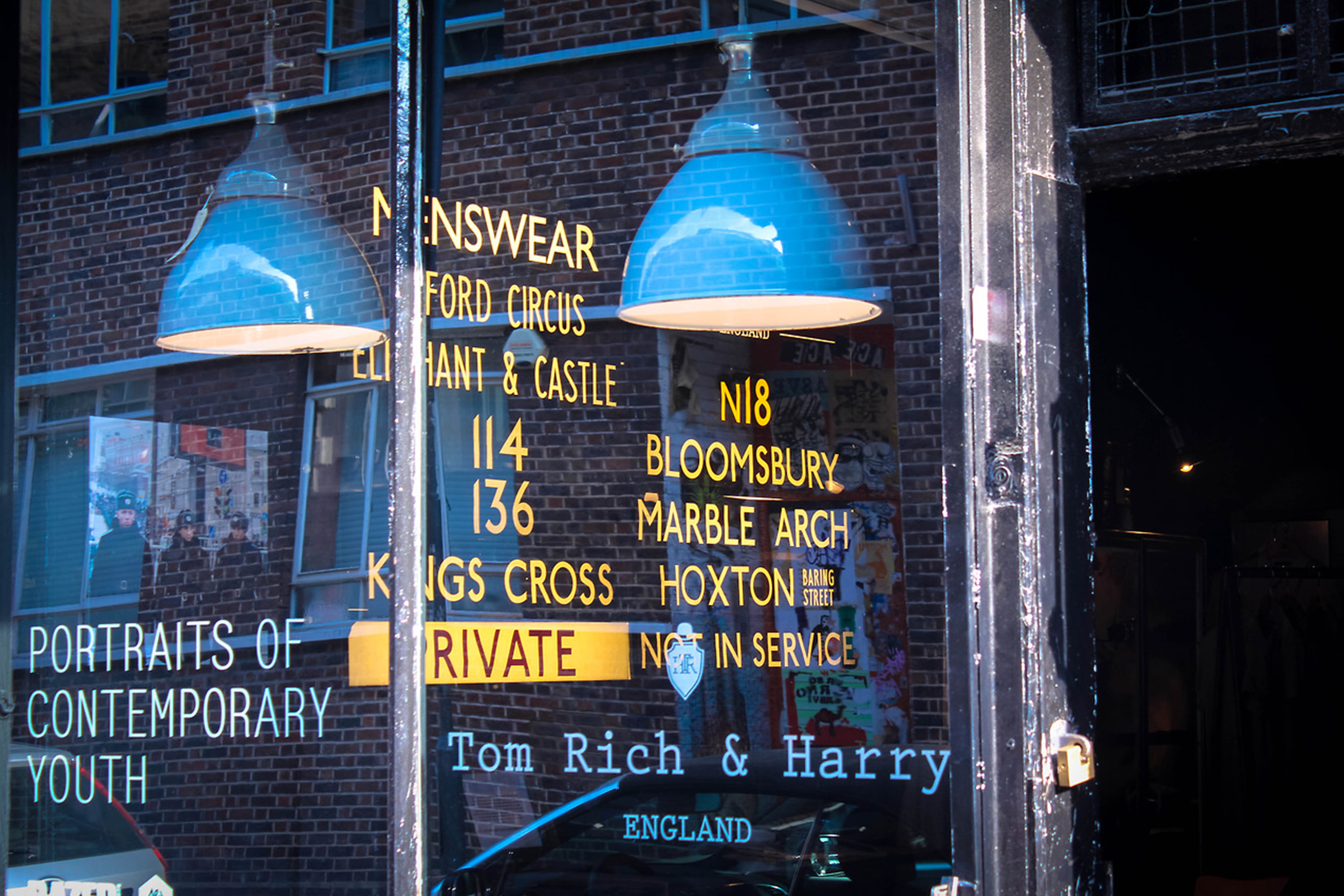 5K, yellow, glass - material, travel destinations, reflection, shop, western script, private, outdoors, night, illuminated, communication, text, redchurch street, HD Wallpaper