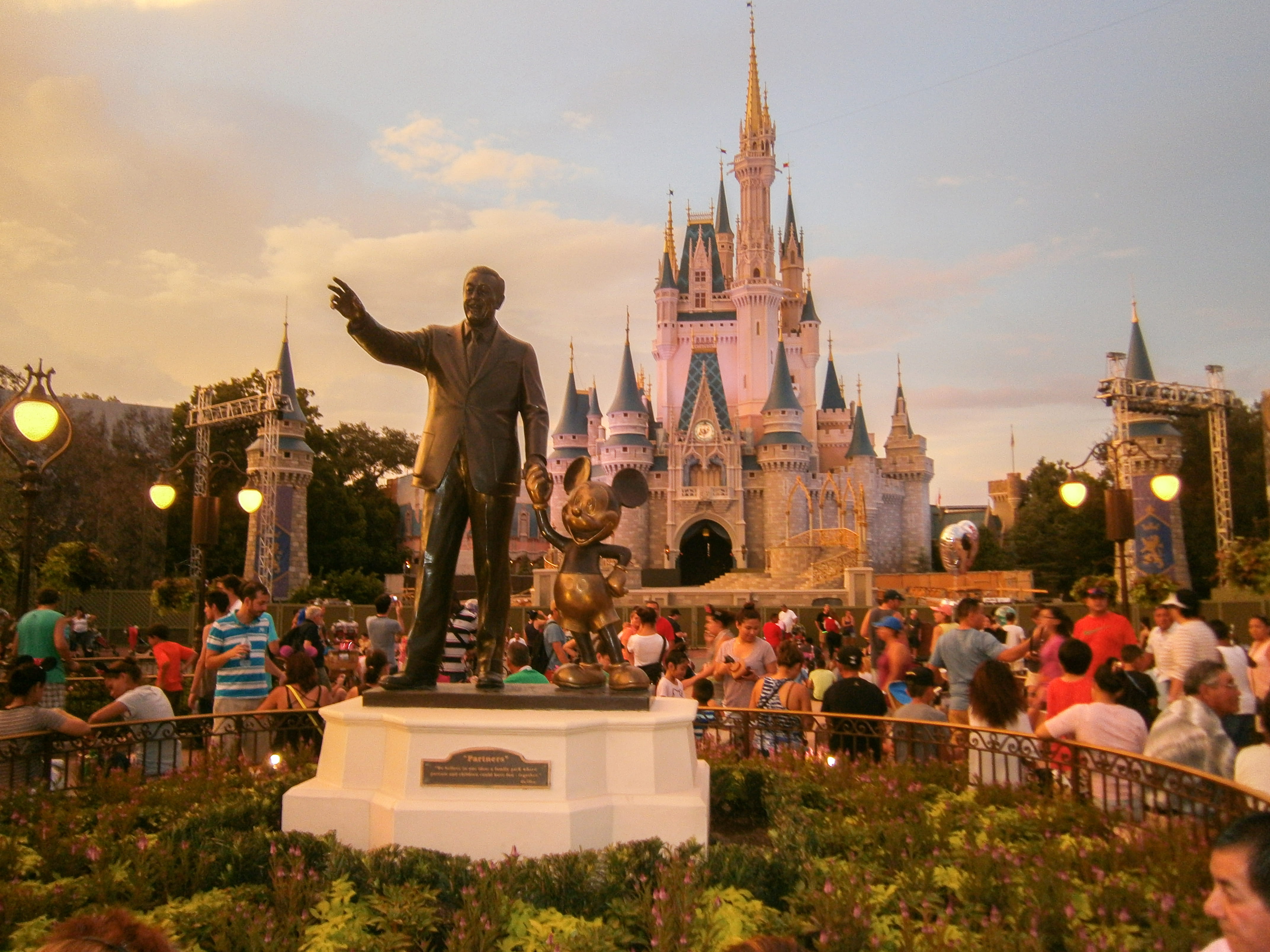 built structure, sculpture, orlando, tourism, united states, history, sky, travel destinations, city, architecture, mickey mouse, outdoors, nature, representation, HD Wallpaper