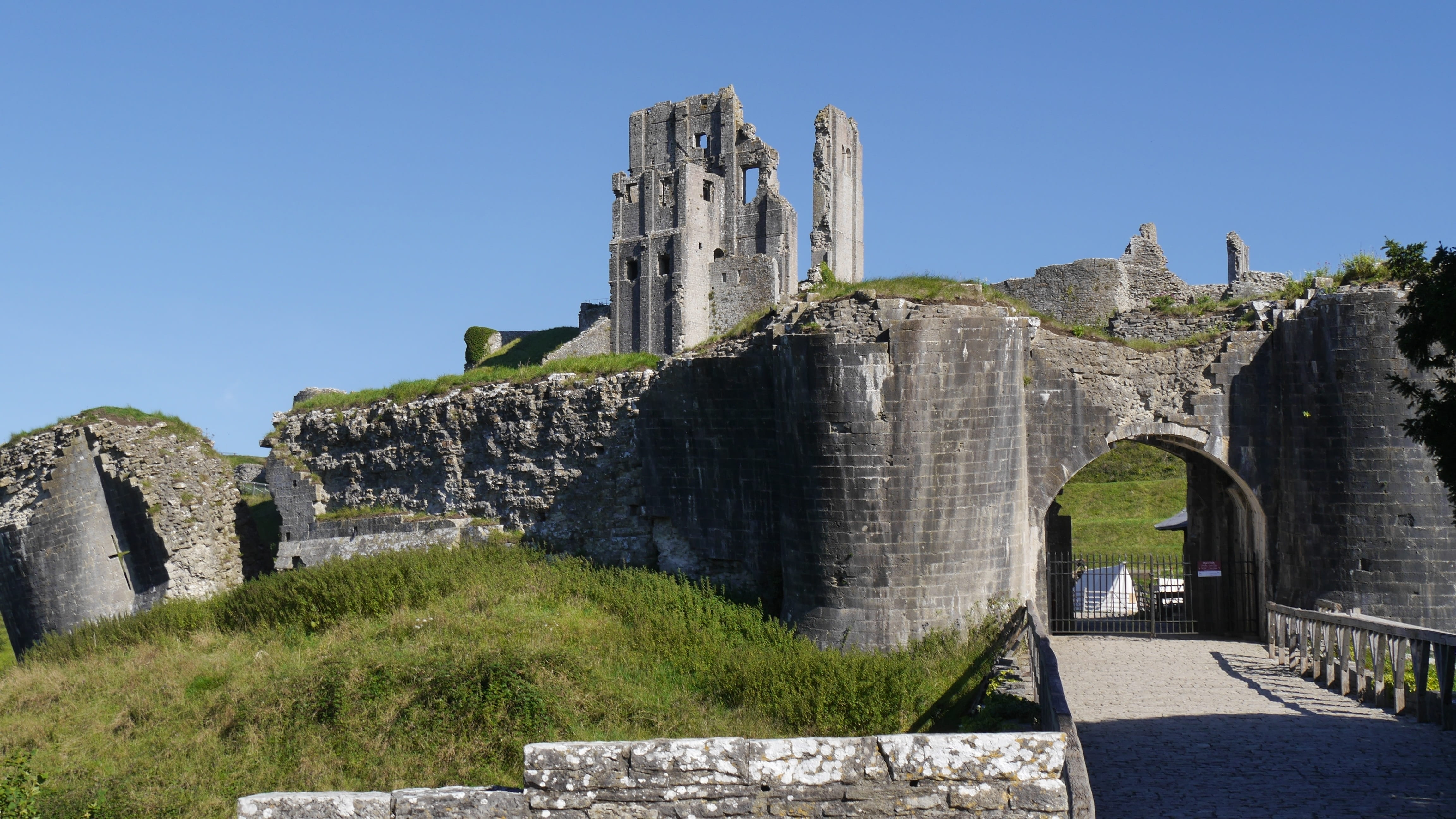 architecture, ancient, castle, stone material, building exterior, history, travel destinations, plant, corfe caste gb, ruin, old ruin, the past, 4K, nature, HD Wallpaper