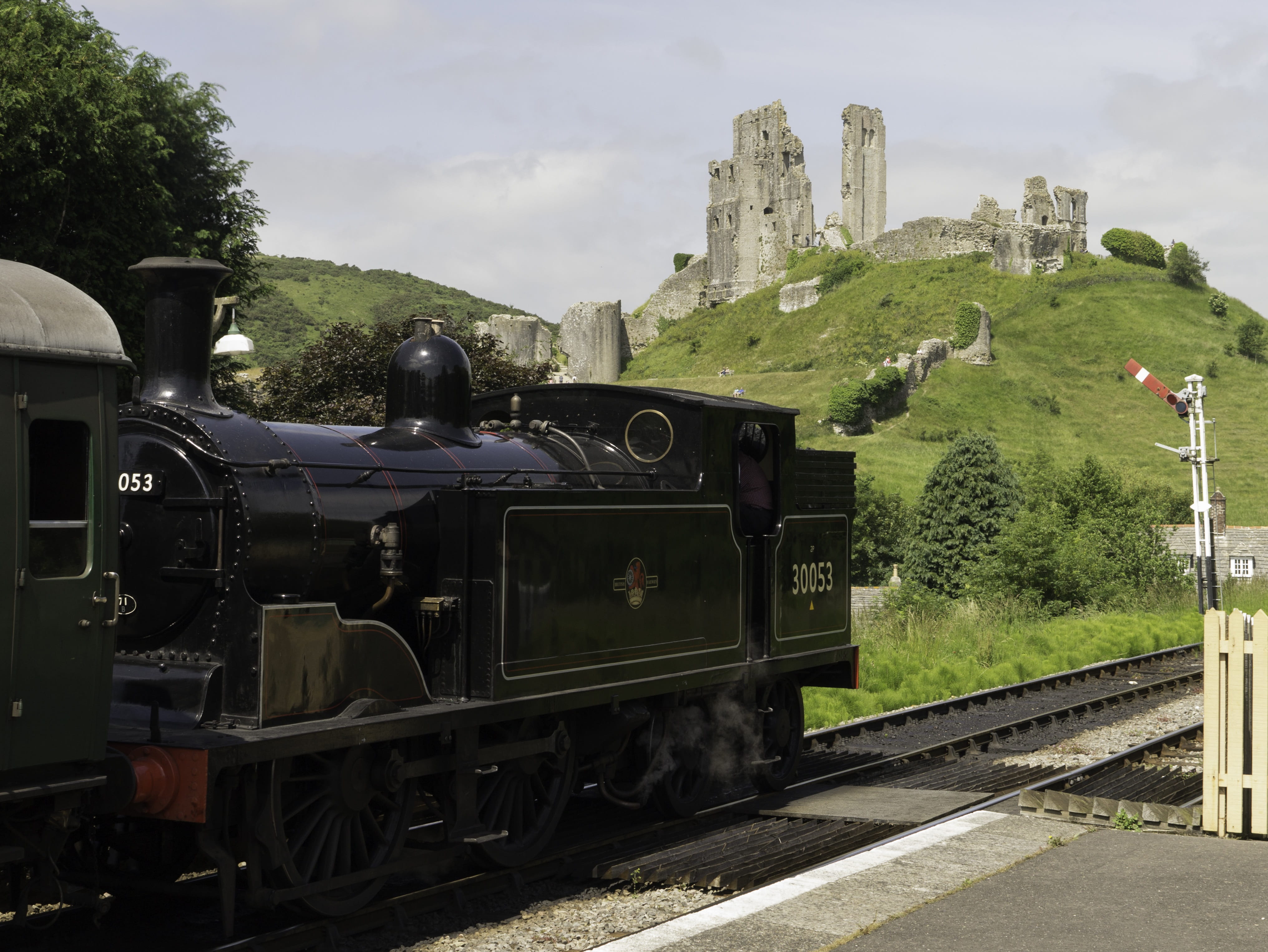 old-fashioned, train, transportation, track, burgruine, Steam Locomotive, architecture, travel, railroad Track, public transportation, land vehicle, retro Styled, HD Wallpaper