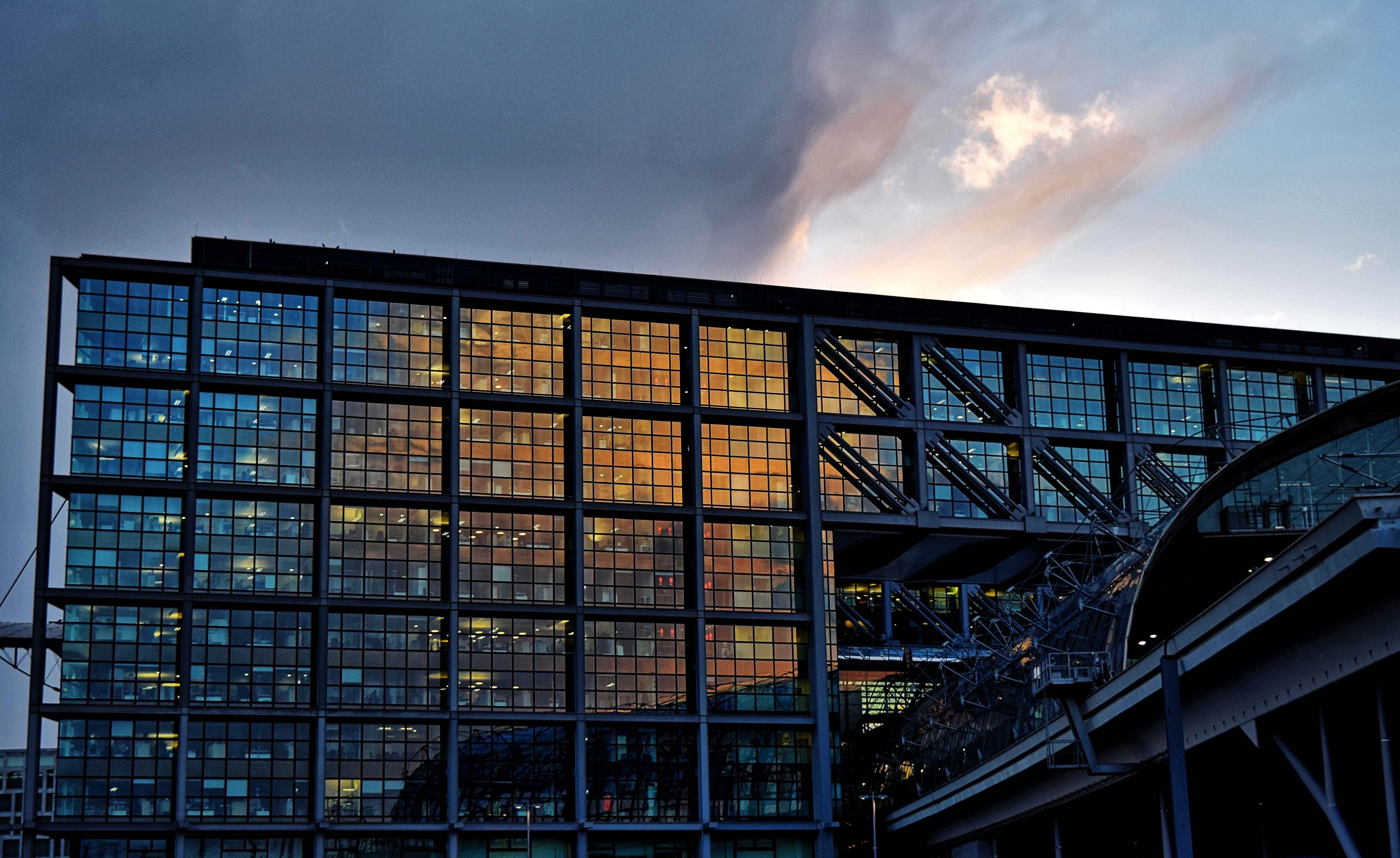sunset, day, nature, modern, window, travel, architecture, hauptbahnhof, outdoors, reflections, city, berlin, 5K, germany, building, train station, connection, HD Wallpaper
