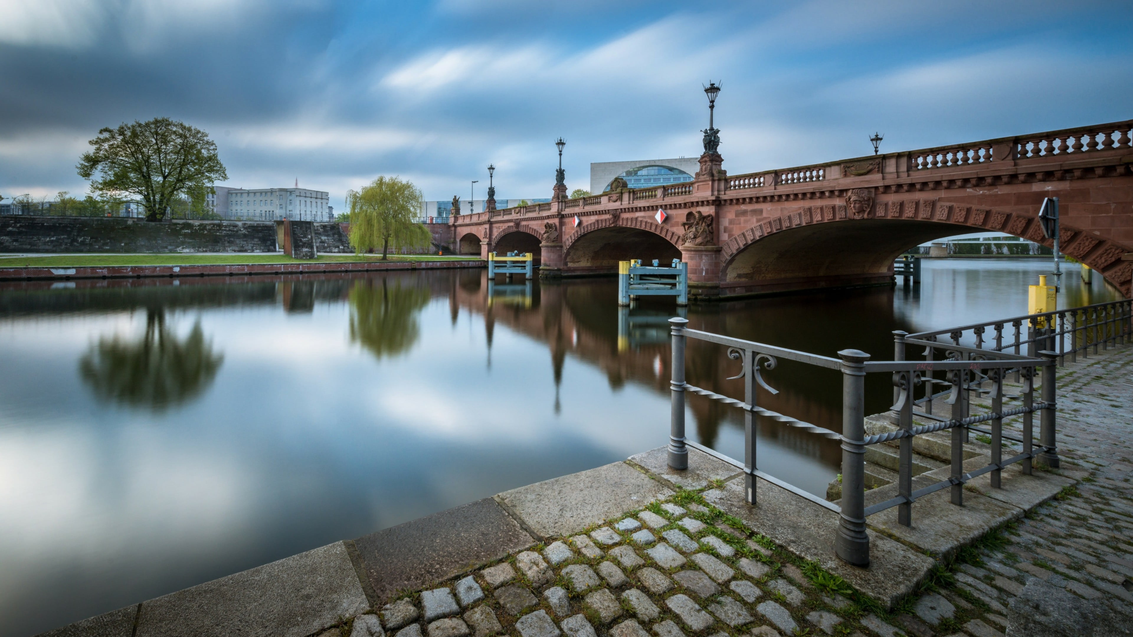 no people, nature, plant, architecture, cloud, city, reflection, moltke bridge, berlin central station, building exterior, built structure, connection, HD Wallpaper