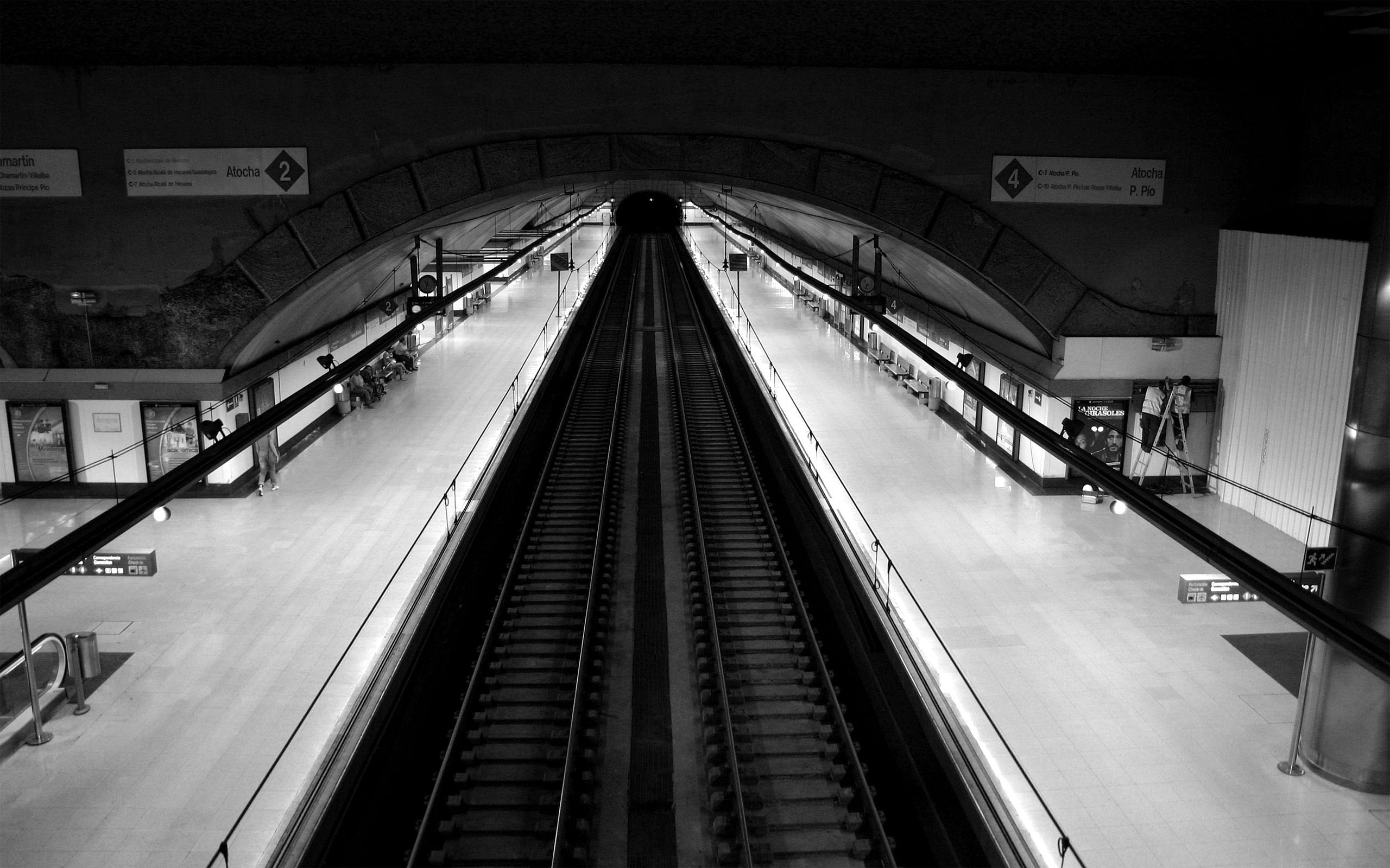 train, diminishing Perspective, 2K, rail transportation, mode of transportation, architecture, escalator, indoors, technology, station, the way forward, HD Wallpaper