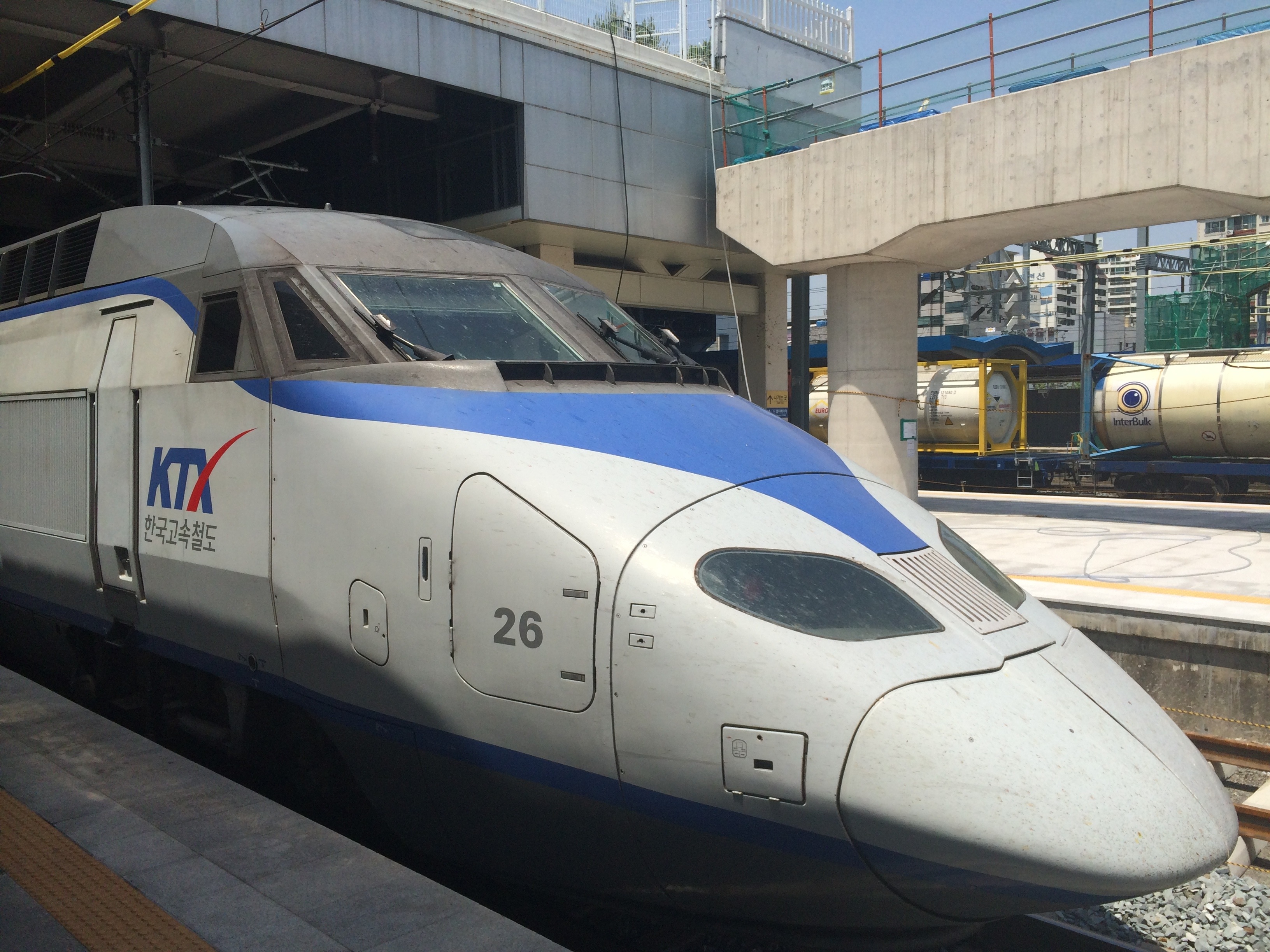 outdoors, sunlight, nature, travel, korail, land vehicle, mode of transportation, high-speed trains, public transportation, train, built structure, 2K, HD Wallpaper