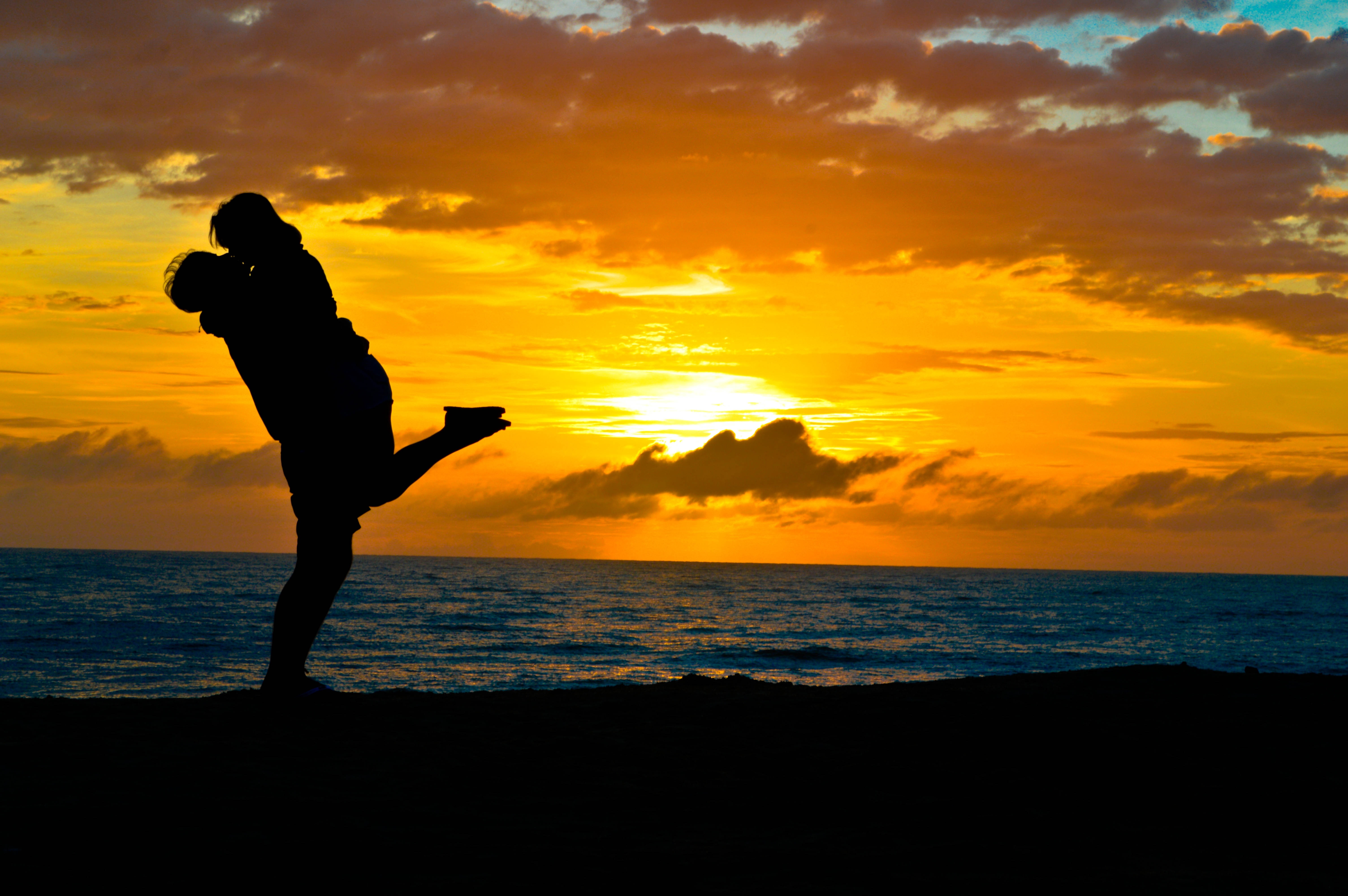 5K, Happy mood, Sunset, Silhouette, 5K, Lovers, Hug, Couple, HD Wallpaper