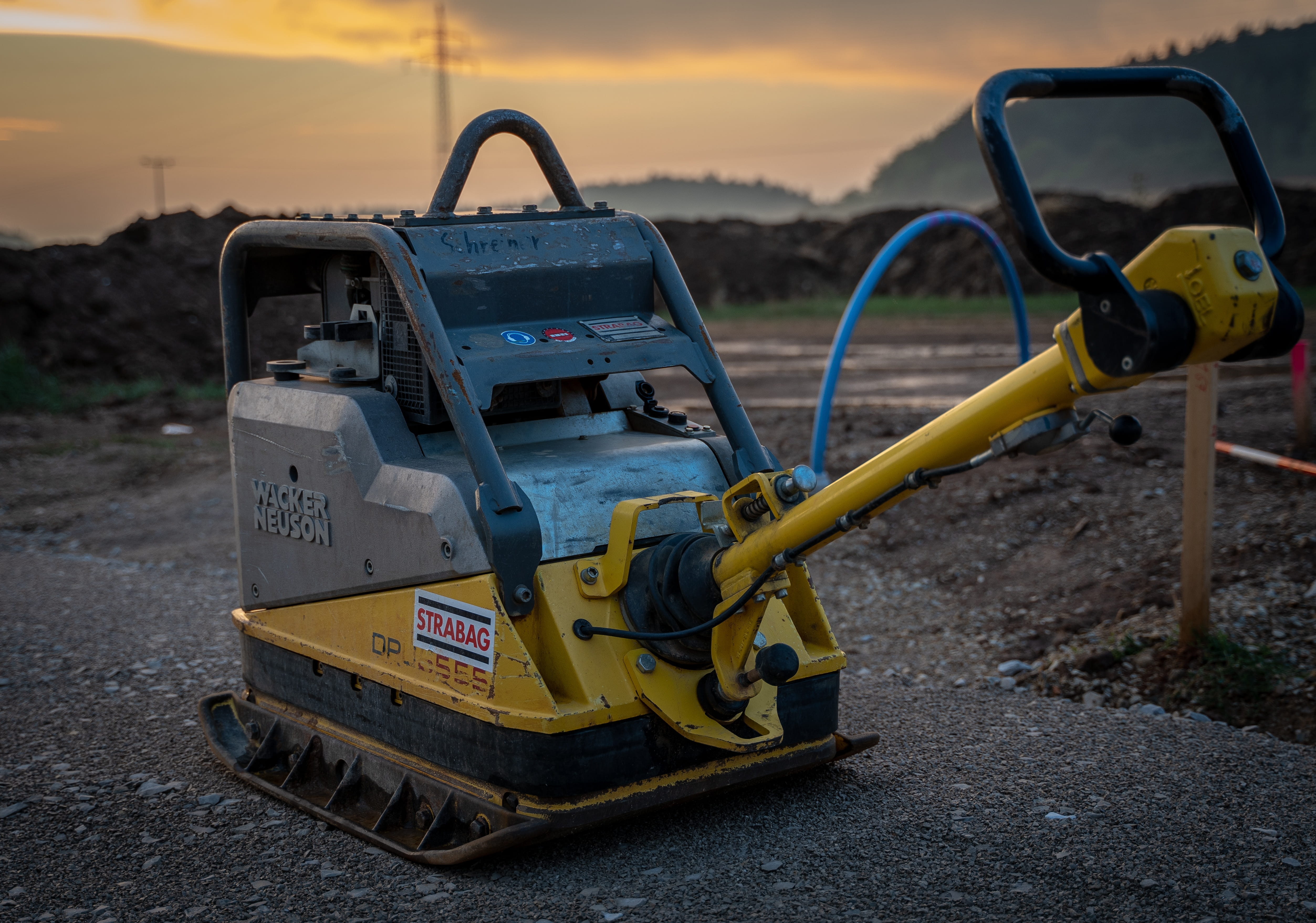 construction machinery, construction machine, road construction, 4K, no people, focus on foreground, machinery, outdoors, absence, site, work, dirty, vehicle, HD Wallpaper