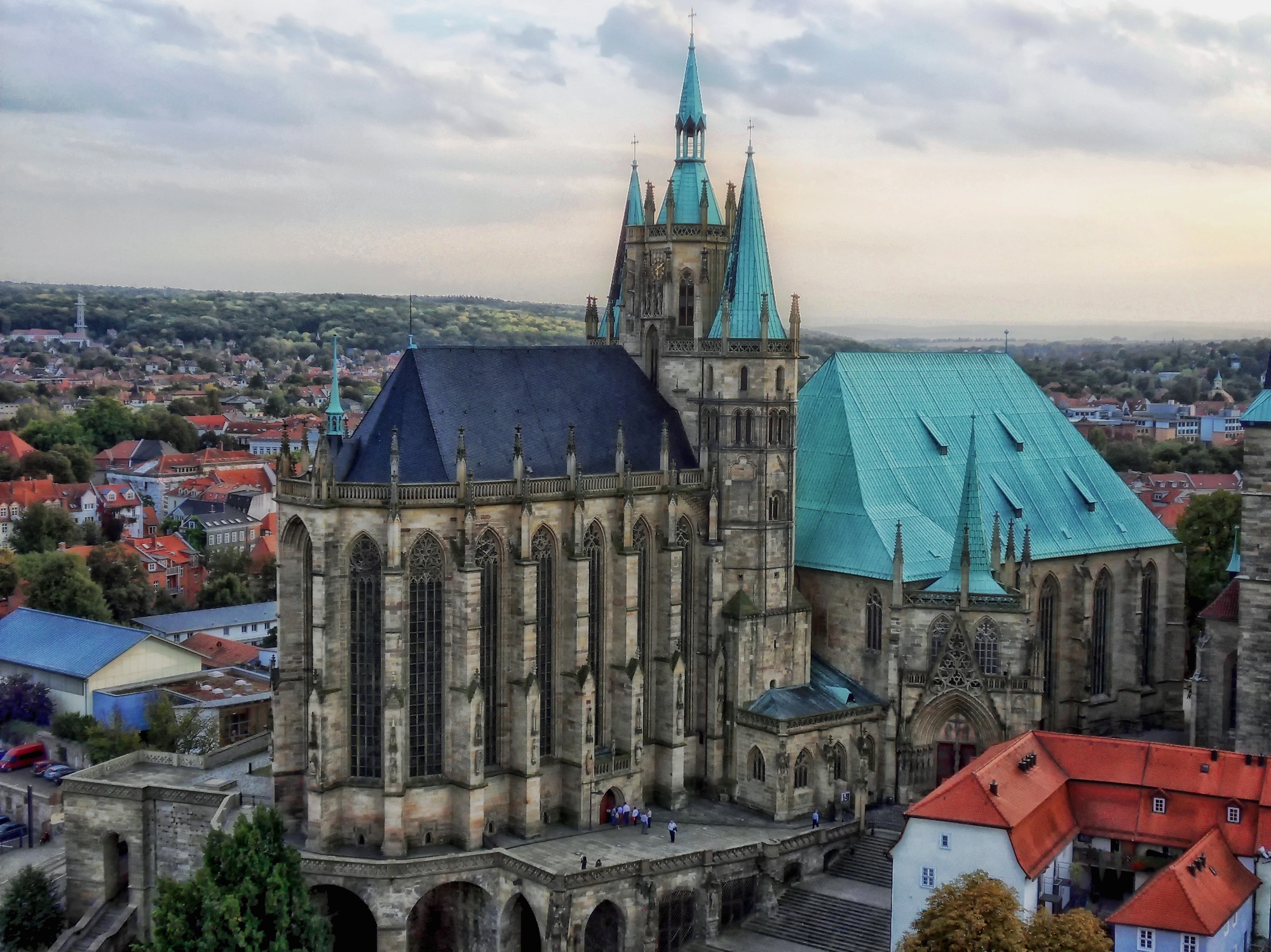 residential district, no people, day, clouds, townscape, architecture, spirituality, cities, gothic style, church, spire, cityscape, sky, faith, erfurt, HD Wallpaper