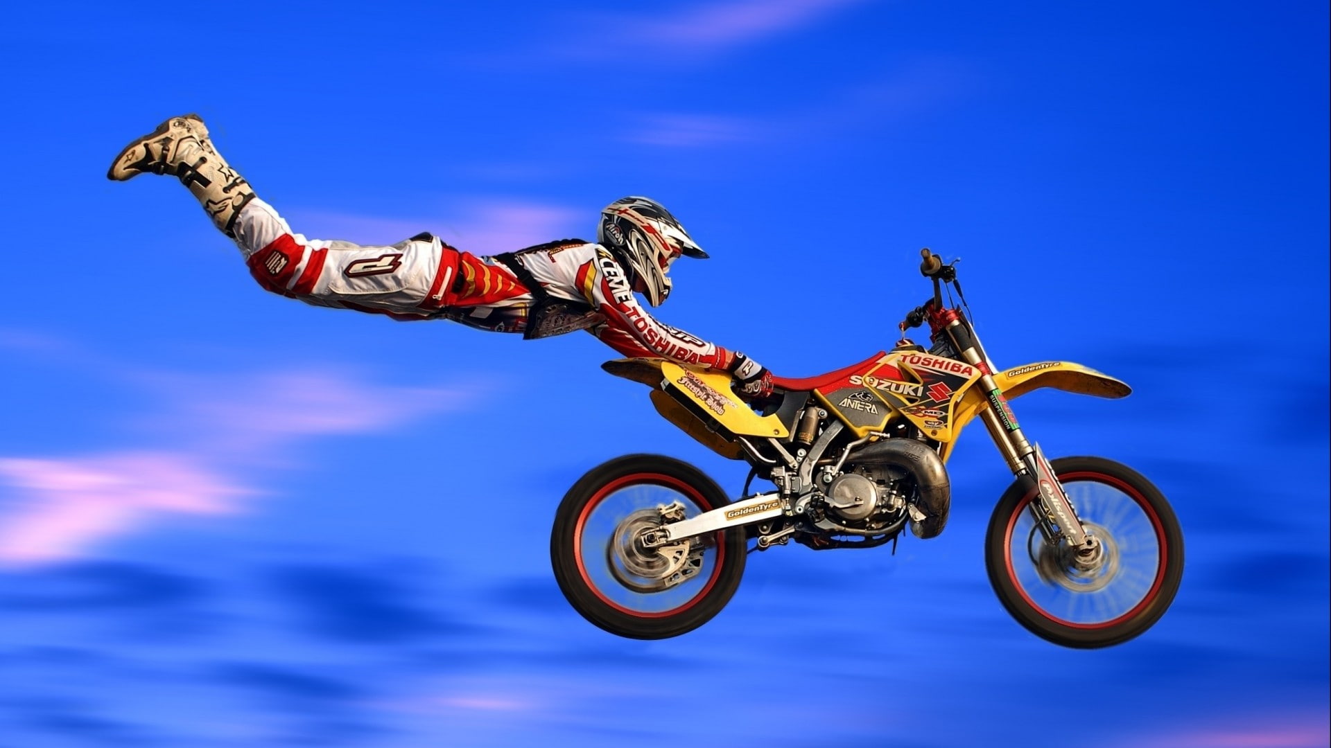 jumping, enduro, sports, flying, Suzuki, motocross, men, clouds, helmet, 1080P, wheels, motorcycle, sky, motion blur, HD Wallpaper