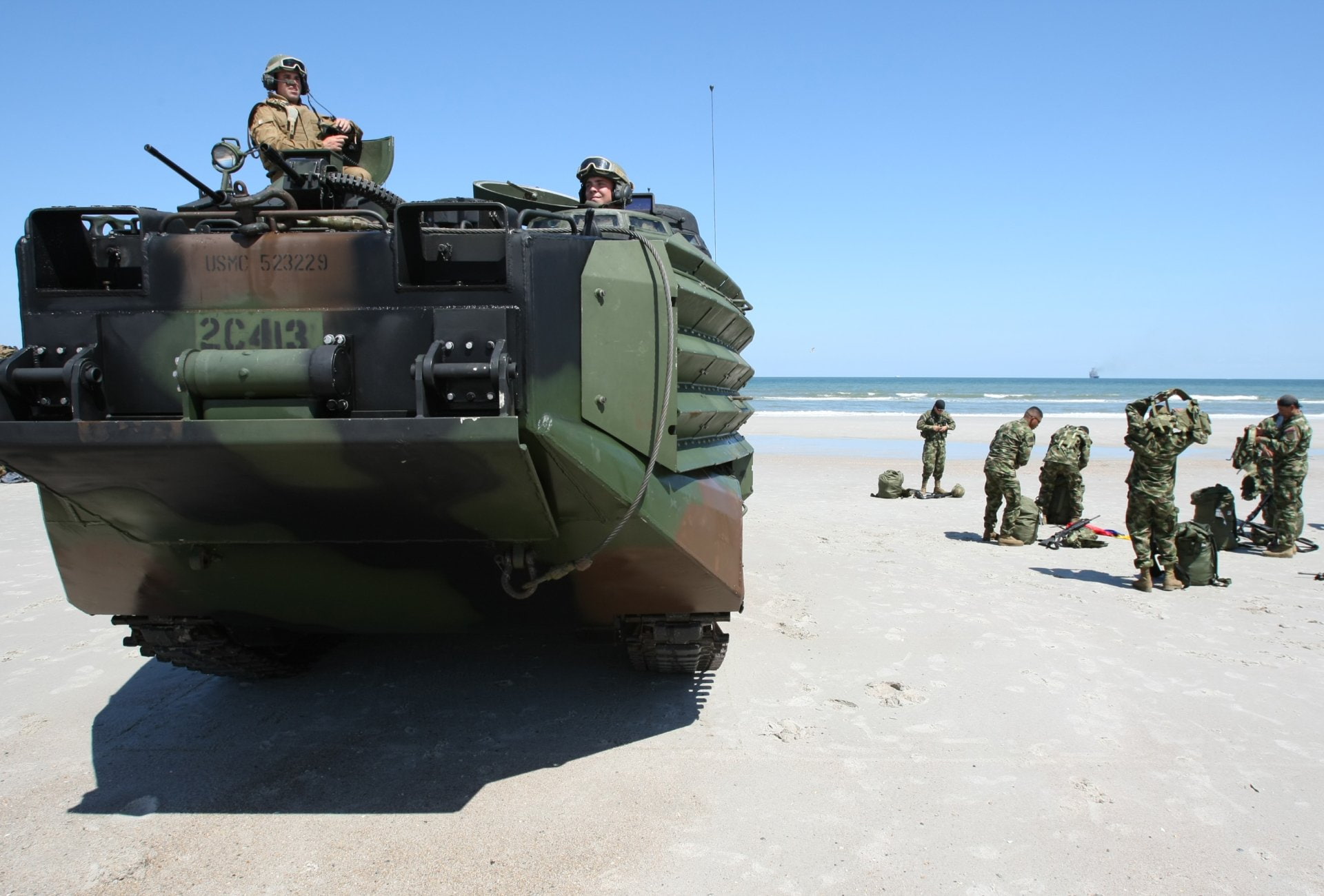 Marine Corps, Amphibious Vehicle, 1080P, Military Vehicles, Marines, Vehicle, Soldier, Mayport Beach, Amphibious Assault Vehicle, HD Wallpaper