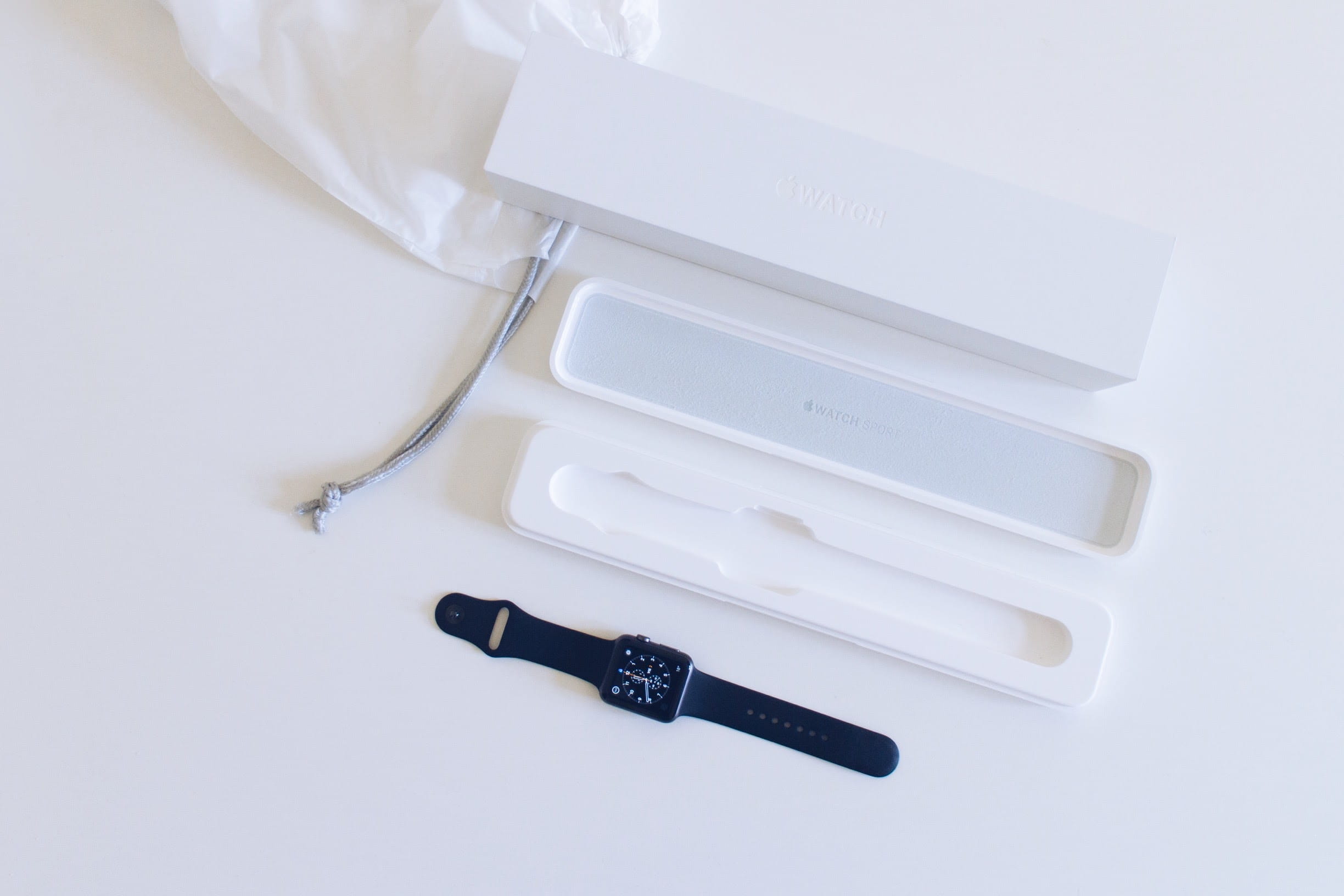 packaging, close-up, ios, black, hygiene, group of objects, muñeca, elegante, plastic, mano, no people, container, work tool, watch, metal, equipment, unboxing, HD Wallpaper