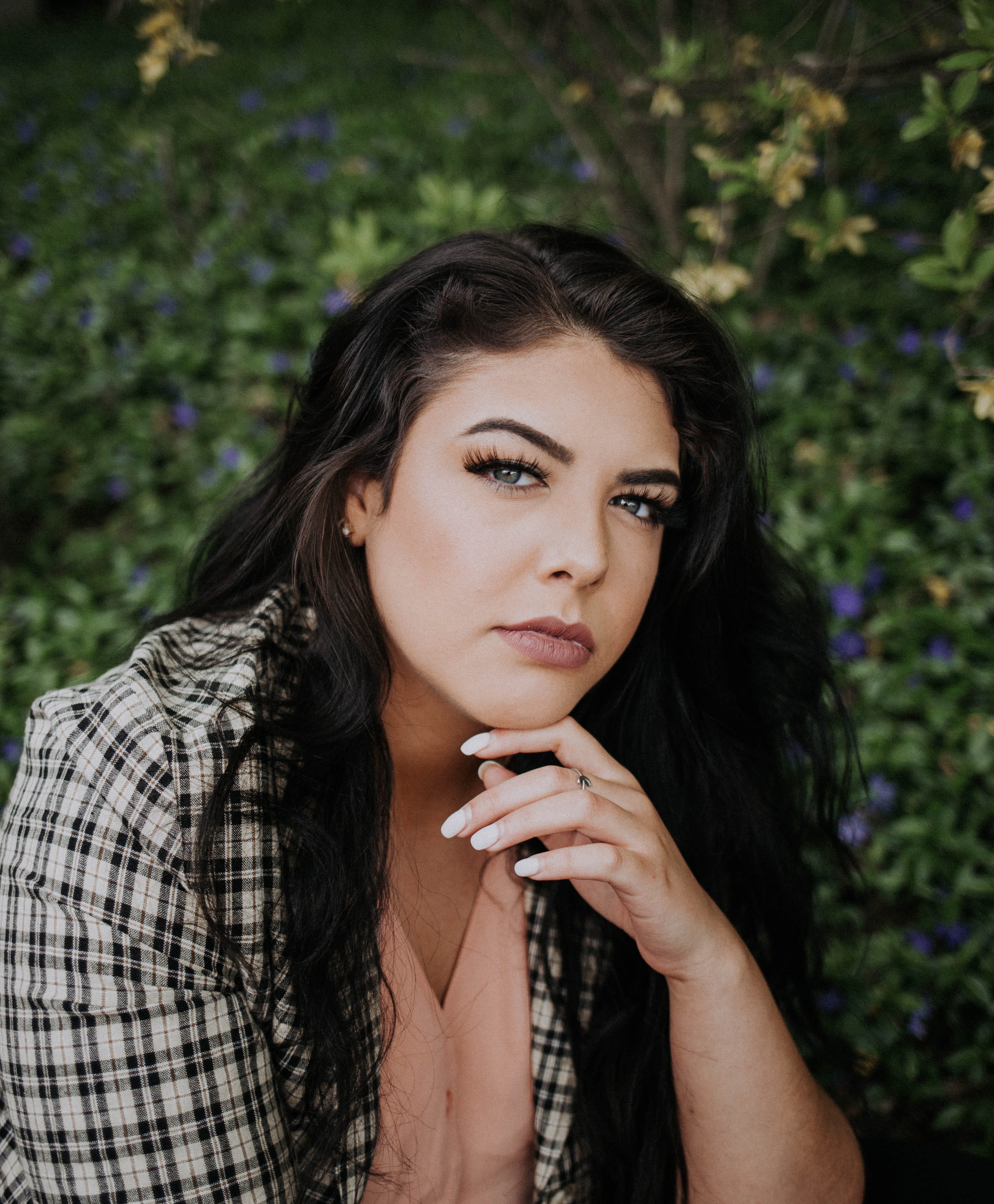 young adult, black hair, apparel, looking at camera, contemplation, headshot, blue bells, brown hair, one person, front view, female, clothing, finger, Phone HD Wallpaper