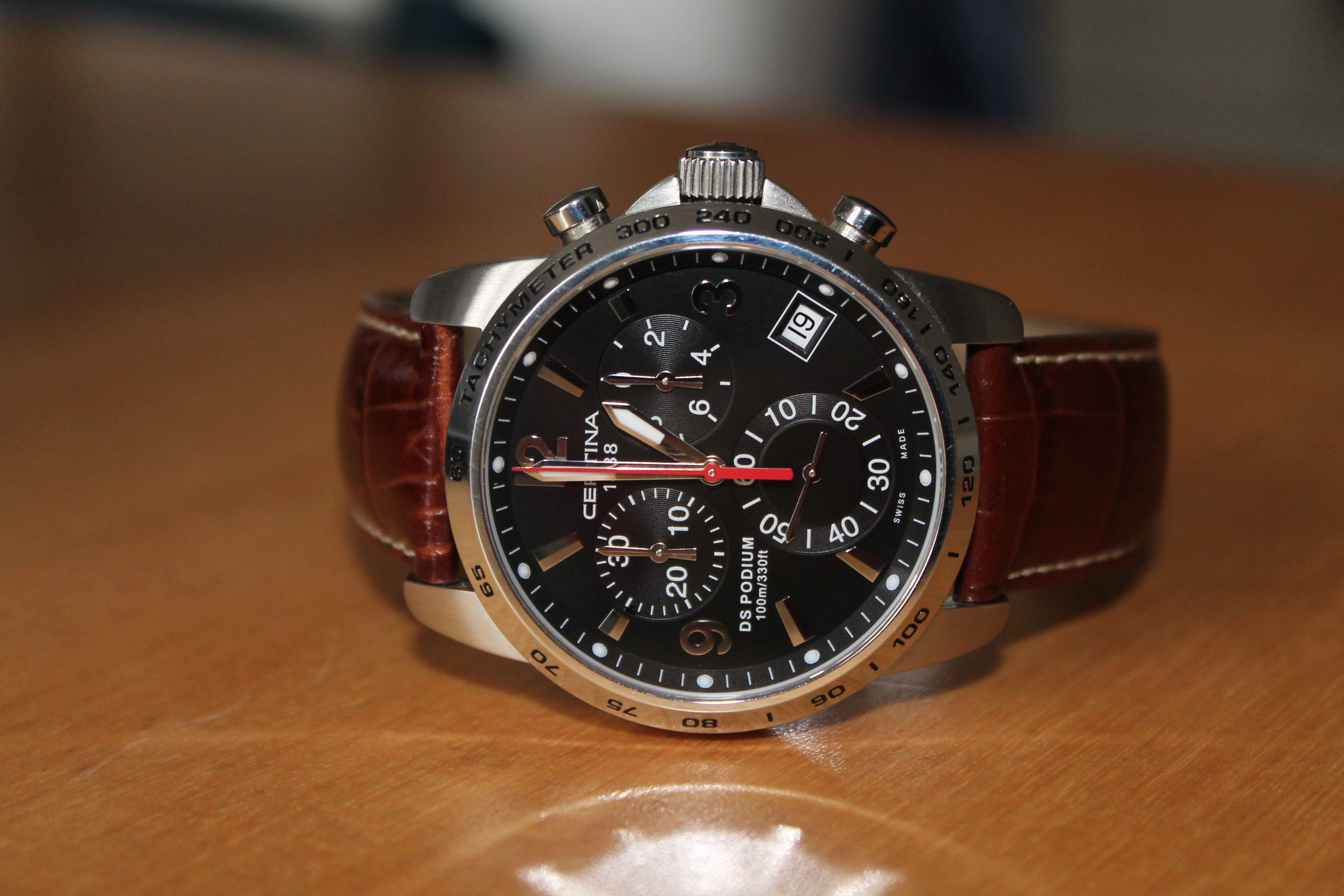 quartz, timer, time, number, personal accessory, fashion, watch, alloy, wristwatch, table, focus on foreground, no people, luxury, gents, indoors, silver - metal, HD Wallpaper
