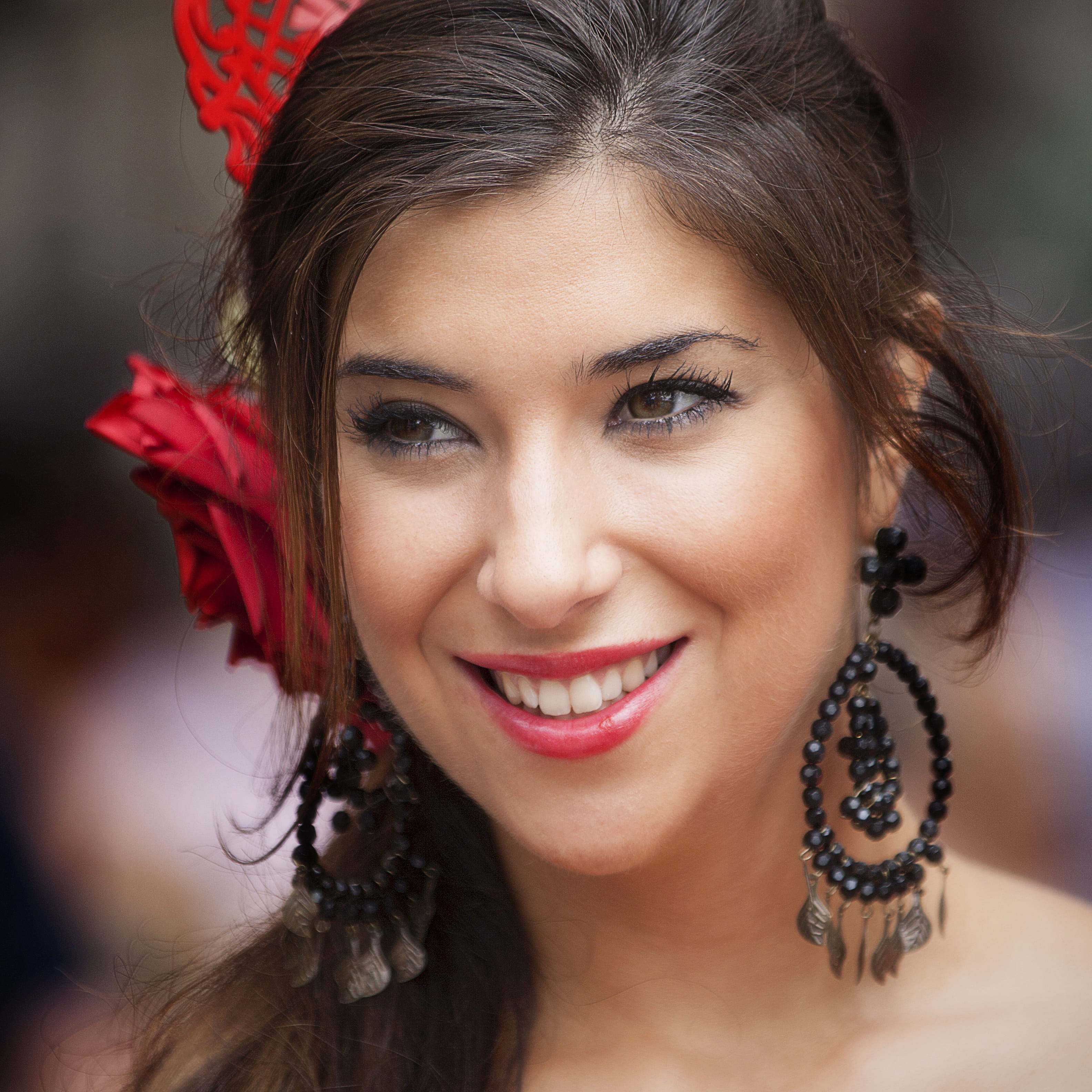 portrait, beautiful people, person, 2K, spain, make-up, close-up, calle marqués de larios, happiness, headshot, feria de málaga, beauty, human face, mujer malagueña, Phone HD Wallpaper