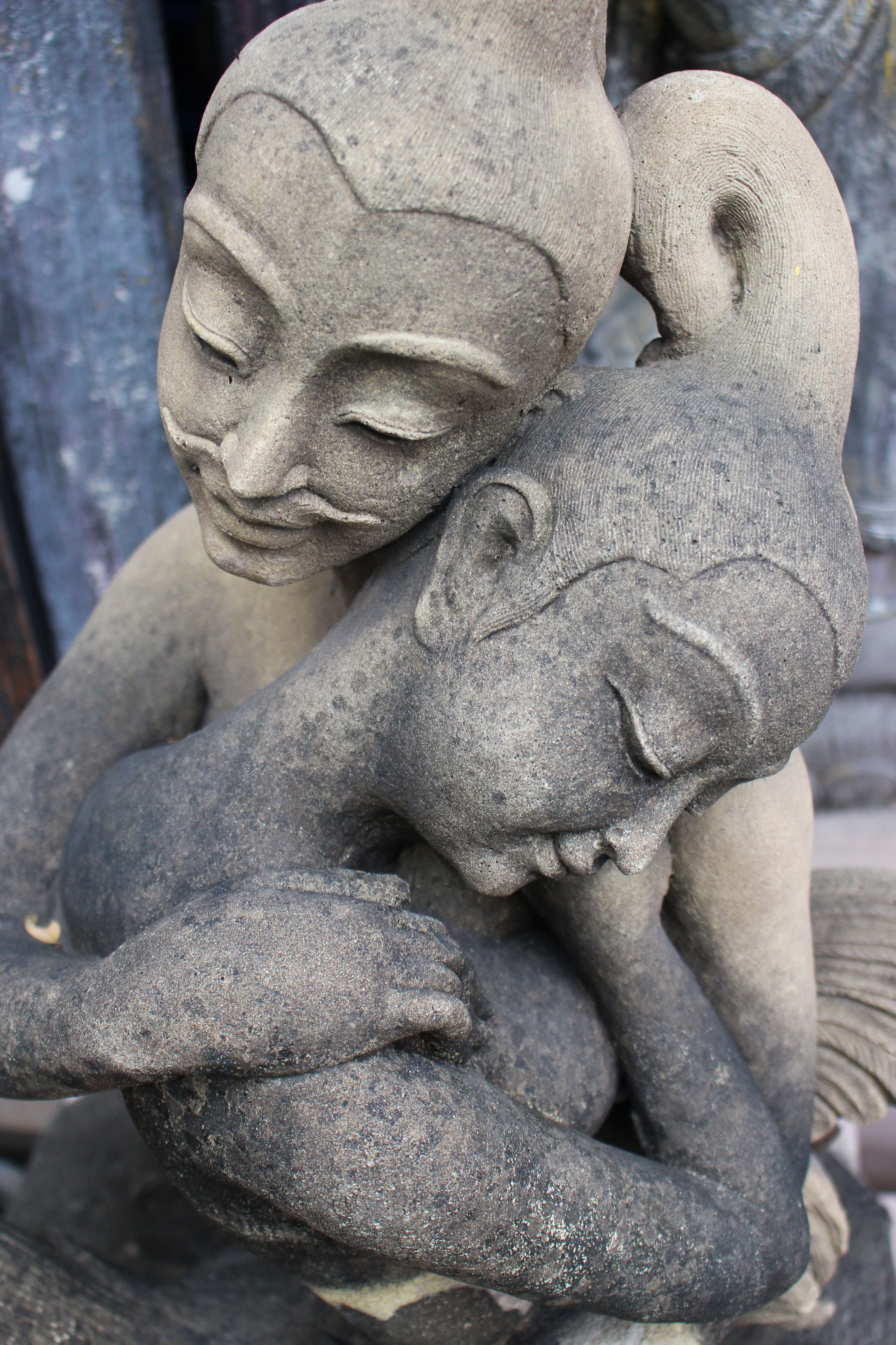ancient, focus on foreground, figure, embracing, masterpiece, valentine, architecture, statue, amour, buddha, couple, no people, stone material, religion, Phone HD Wallpaper