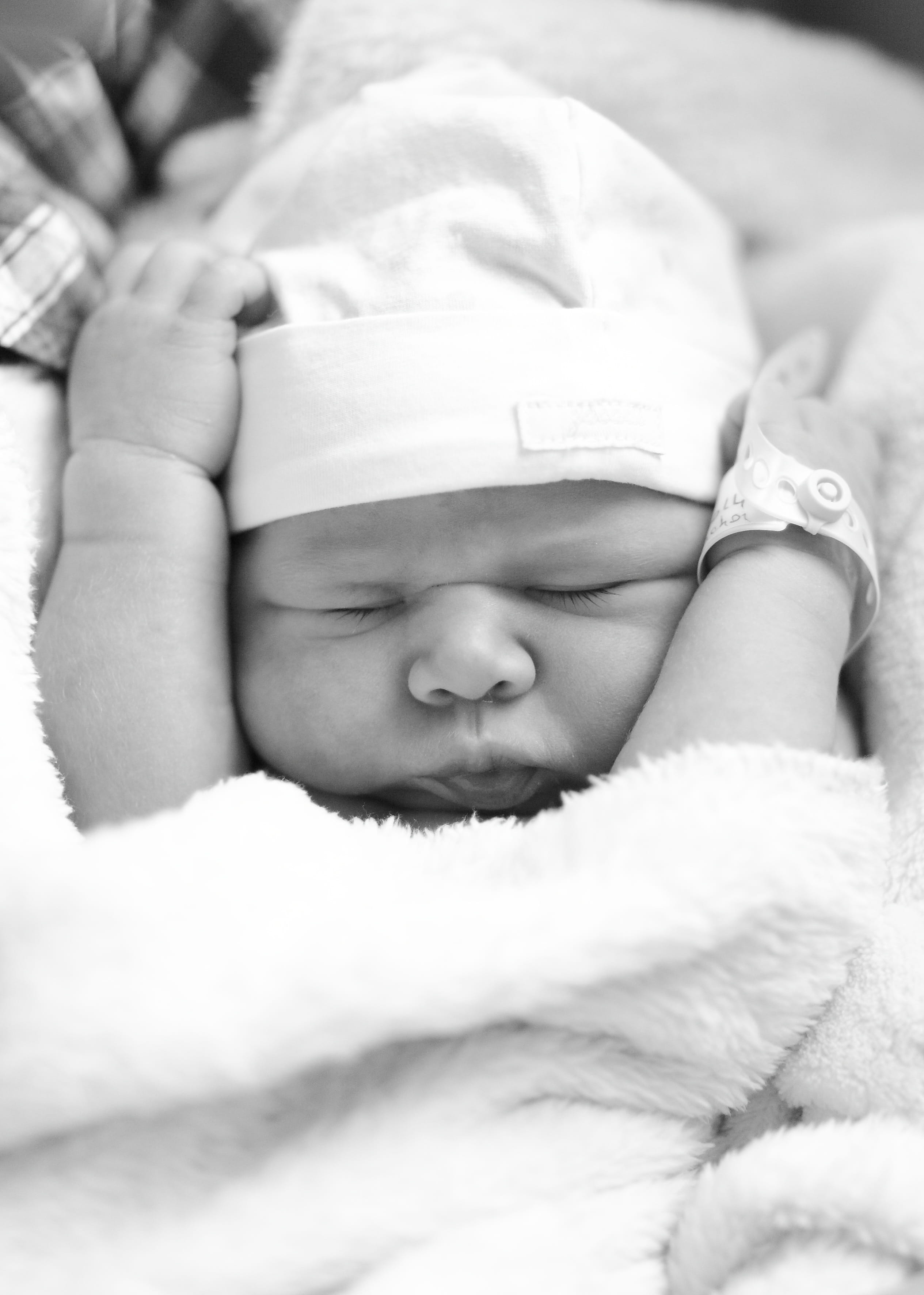 closing, babies only, baby, bed, young, newborn, relaxation, sleeping, eyes, grayscale, childhood, girl, sweet, real people, funny, amour, love, furniture, Phone HD Wallpaper