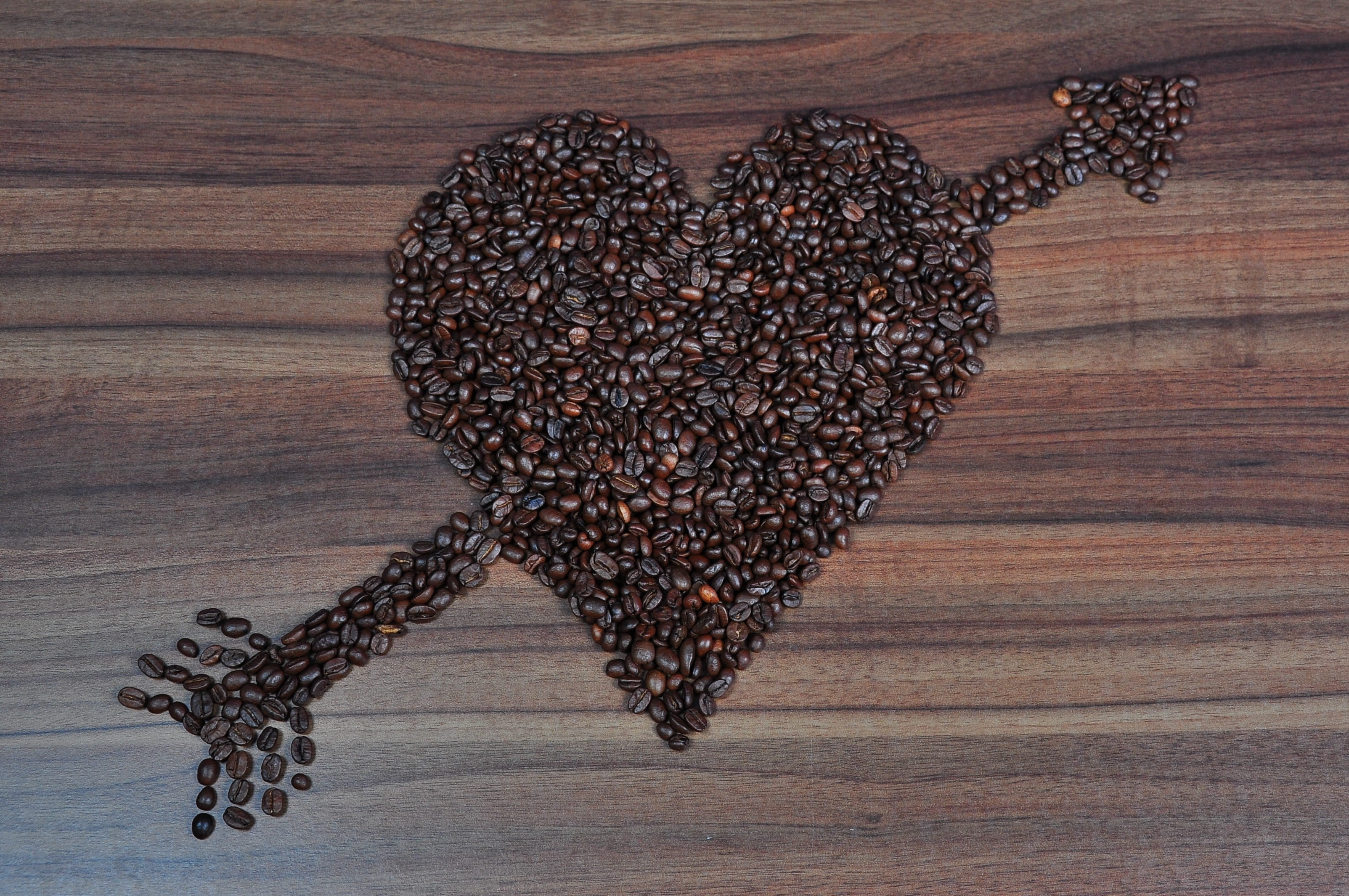 love, amor, sweet food, coffee beans, heart, coffee pictures, creativity, positive emotion, still life, ready-to-eat, baked, freshness, arrow, close-up, HD Wallpaper