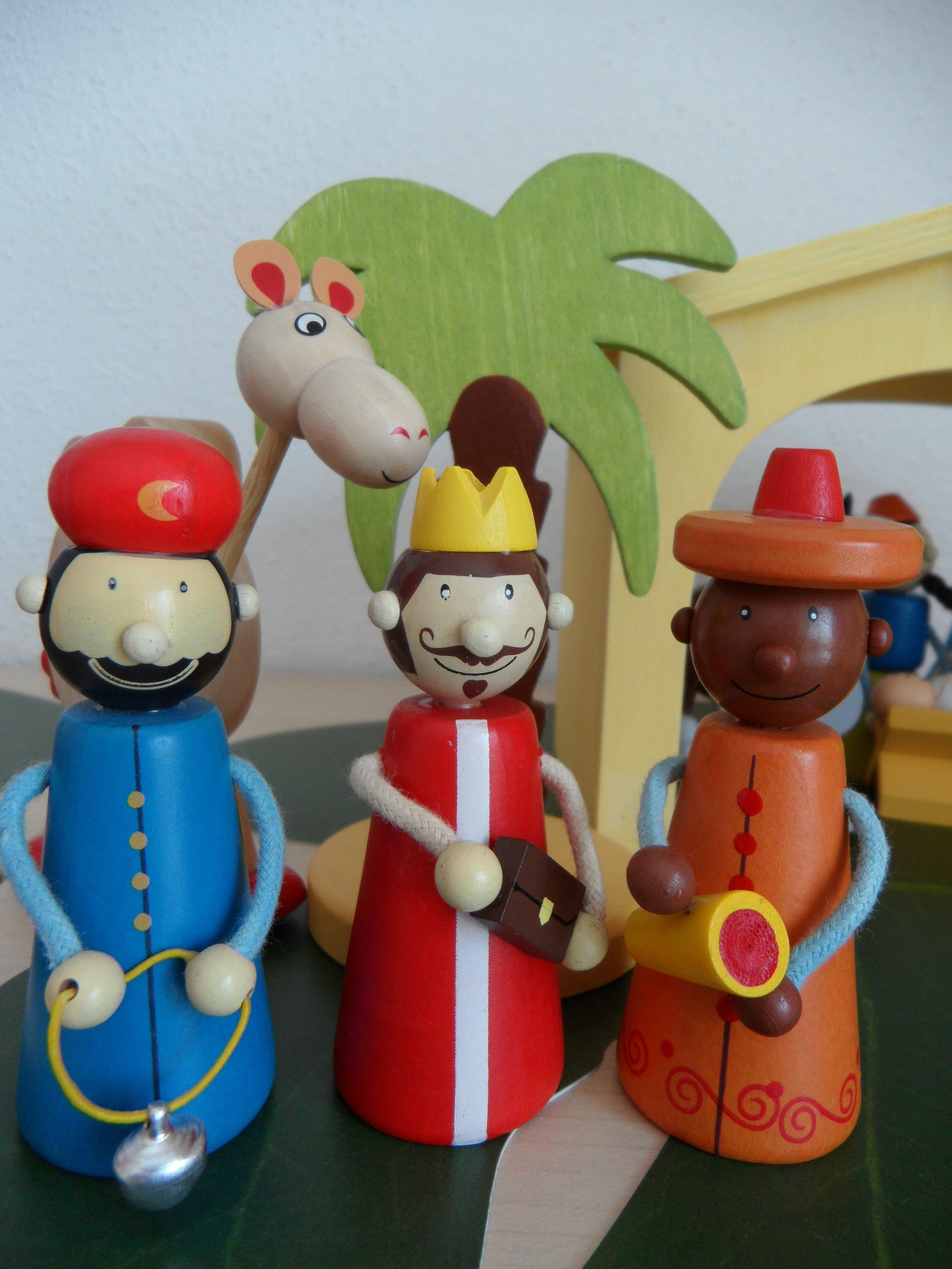 Holy, Three Kings, art and craft, male likeness, Crib, craft, figurine, holy three kings, human representation, Figures, day, wood, female likeness, indoors, Phone HD Wallpaper