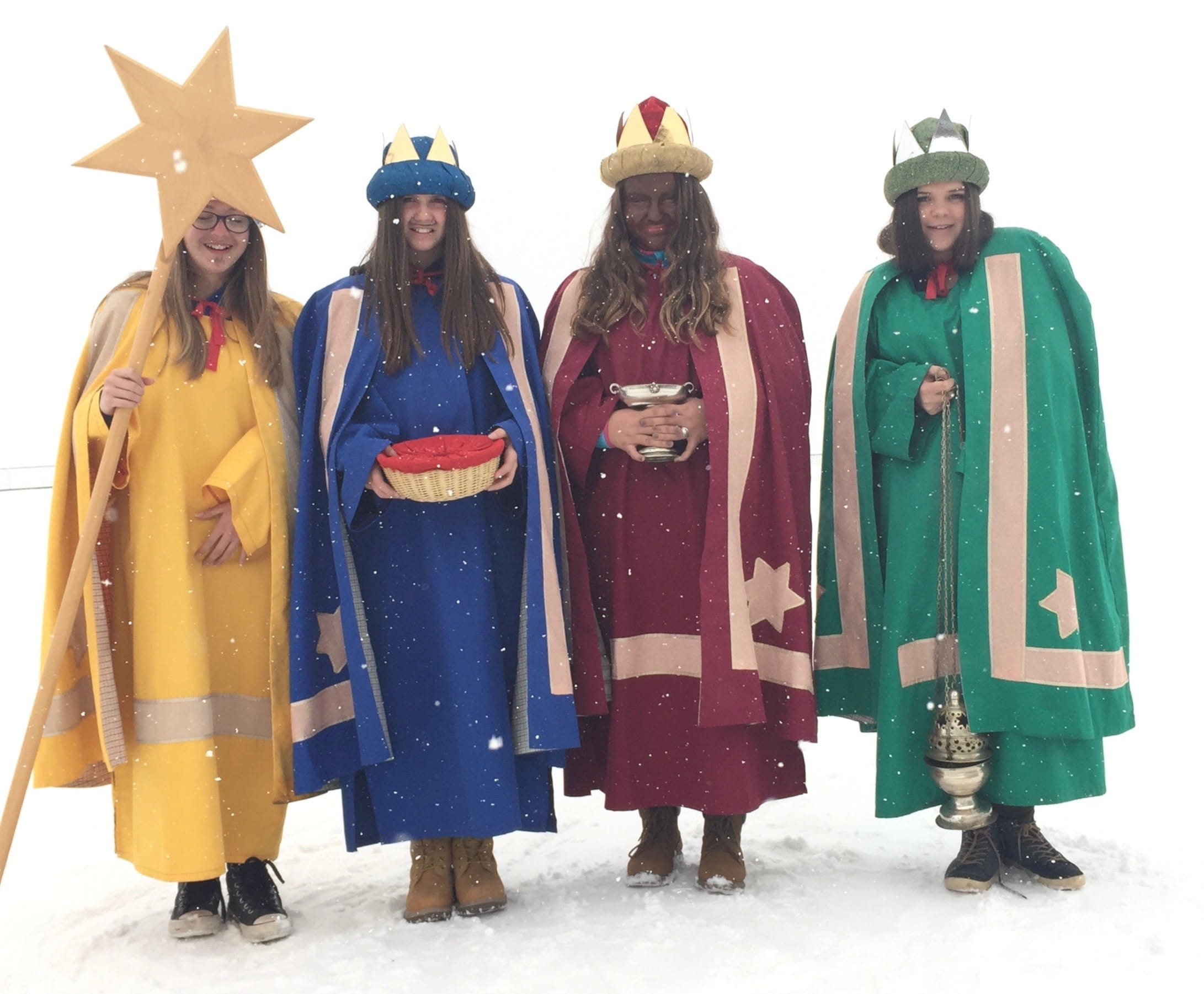 customs, tradition, winter, Three Kings, panel, warm clothing, group of people, Holy, women, history, Costumes, religion, 1080P, hat, christmas, holy three kings, HD Wallpaper