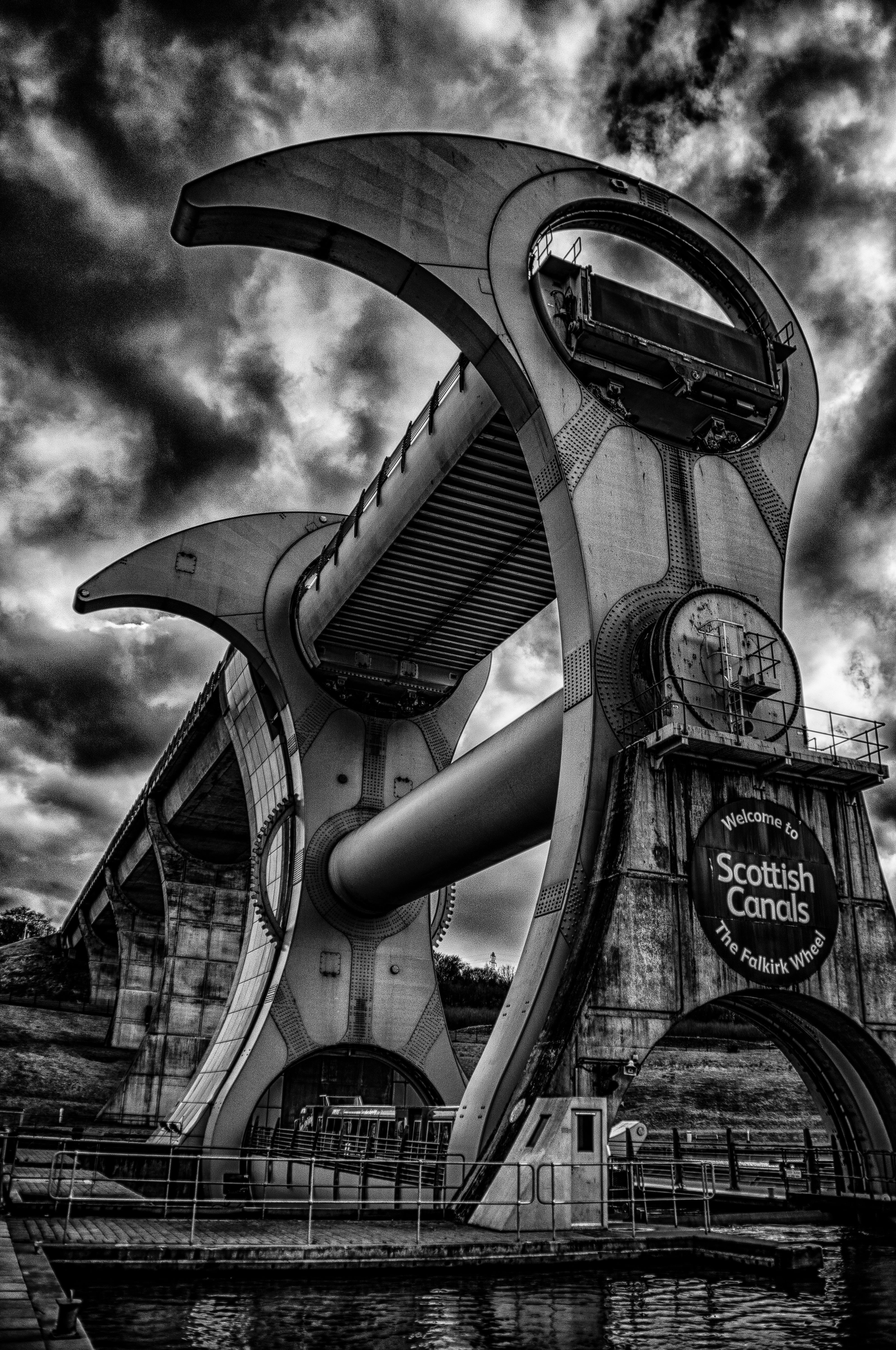 grey, water, enormous, architecture, travel destinations, rotate, steel, building exterior, metal, day, cloud - sky, low angle view, strong, tourist, engineering, Phone HD Wallpaper