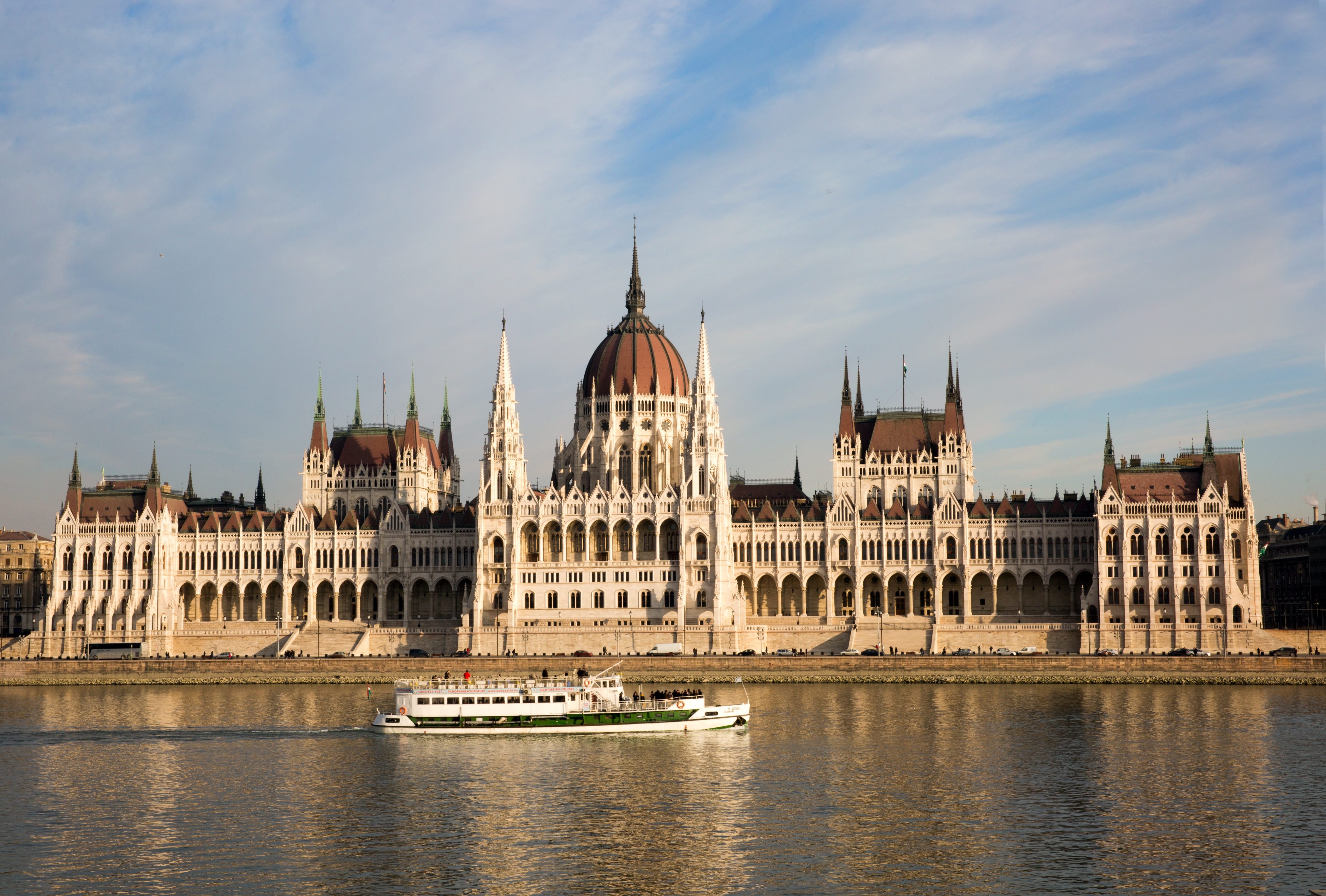 holiday, reflection, excursion steamer, tourism, enormous, 5K, cloud - sky, popular, body, waterfront, boot, travel destinations, castle, outdoors, city, HD Wallpaper