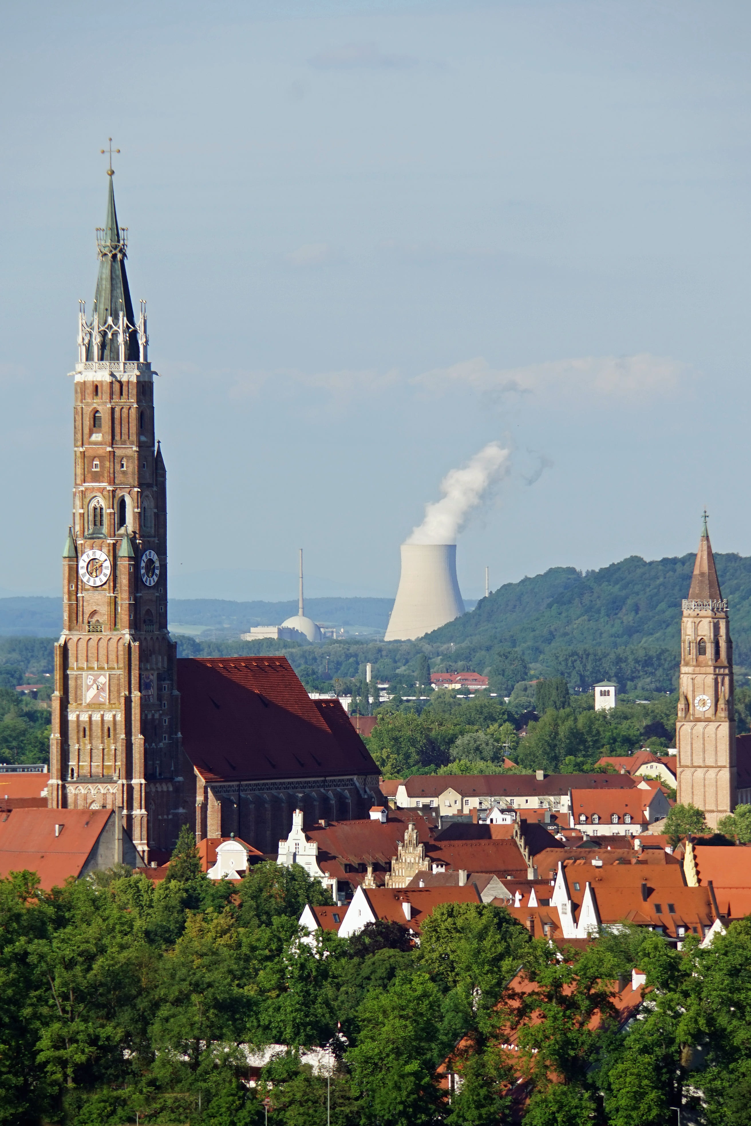 church, nature, spirituality, germany, enormous, outdoors, belief, architecture, building, air pollution, place of worship, landshut, sky, pollution, smoke stack, Phone HD Wallpaper