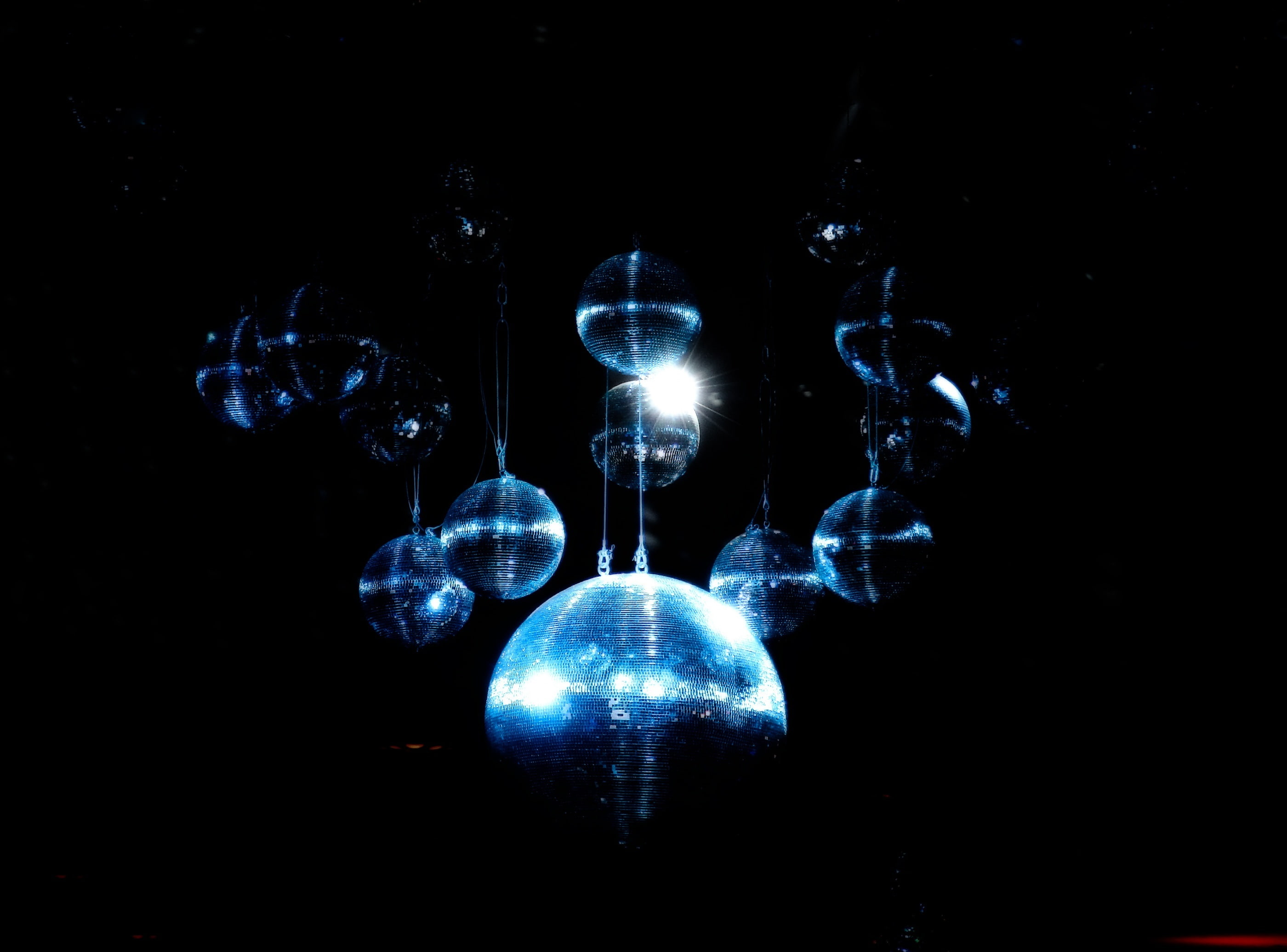 walldorf, disco ball, Light, chandelier, 2K, glowing, Mirror, sap, black background, Dark, white, Evening, electric lamp, Christmas, Ball, copy space, HD Wallpaper