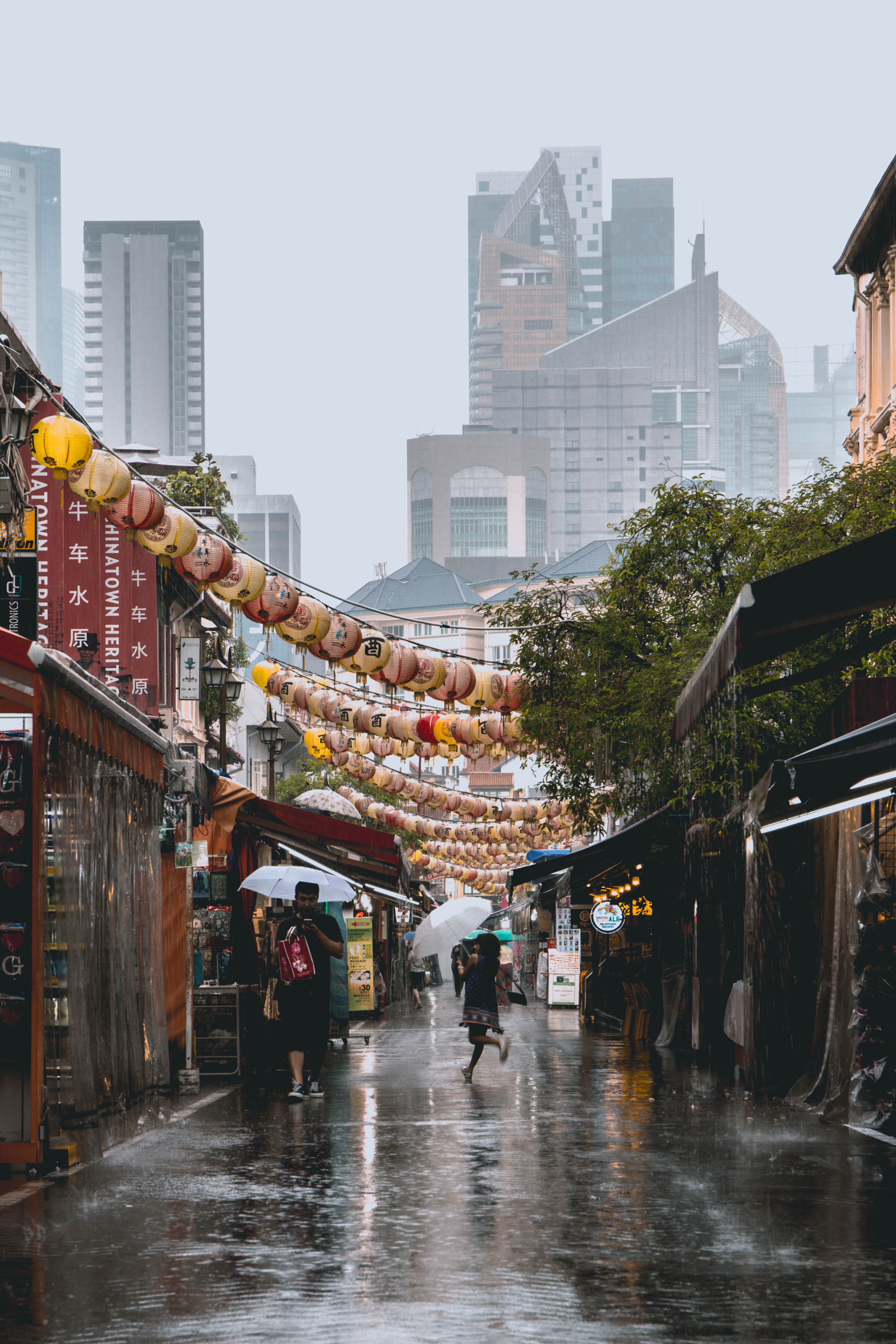 retail, building Exterior, east Asian Culture, shopping, holding, asia, running, rain, famous Place, editorial, china - East Asia, urban, downpour, torrential, Phone HD Wallpaper