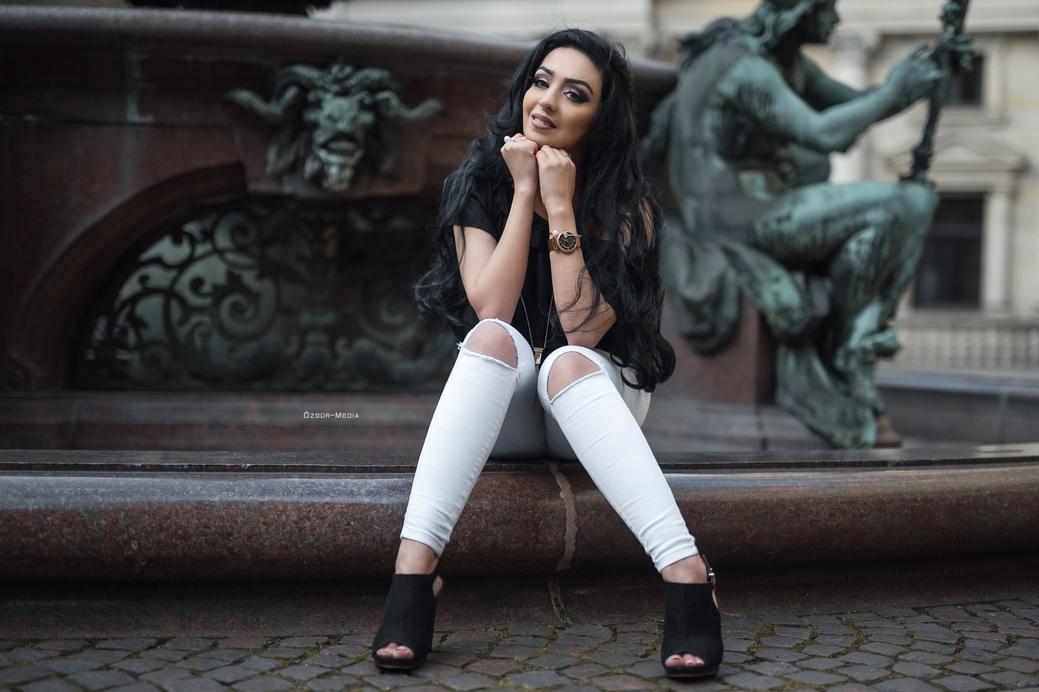fashion, adult, women, hair, torn jeans, young adult, one person, modern, long hair, young women, beautiful people, beauty, hairstyle, architecture, portrait, HD Wallpaper